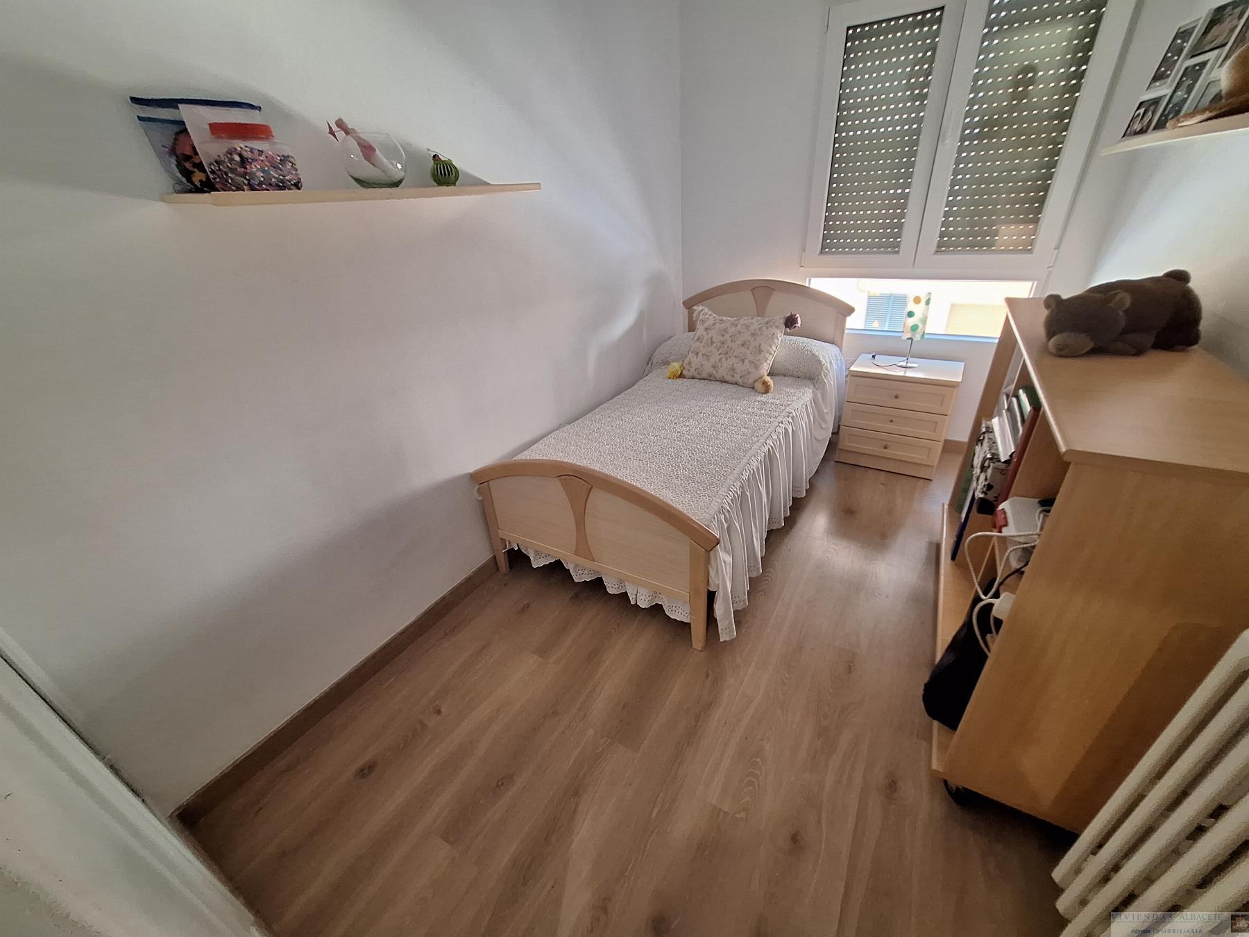 For sale of flat in Albacete
