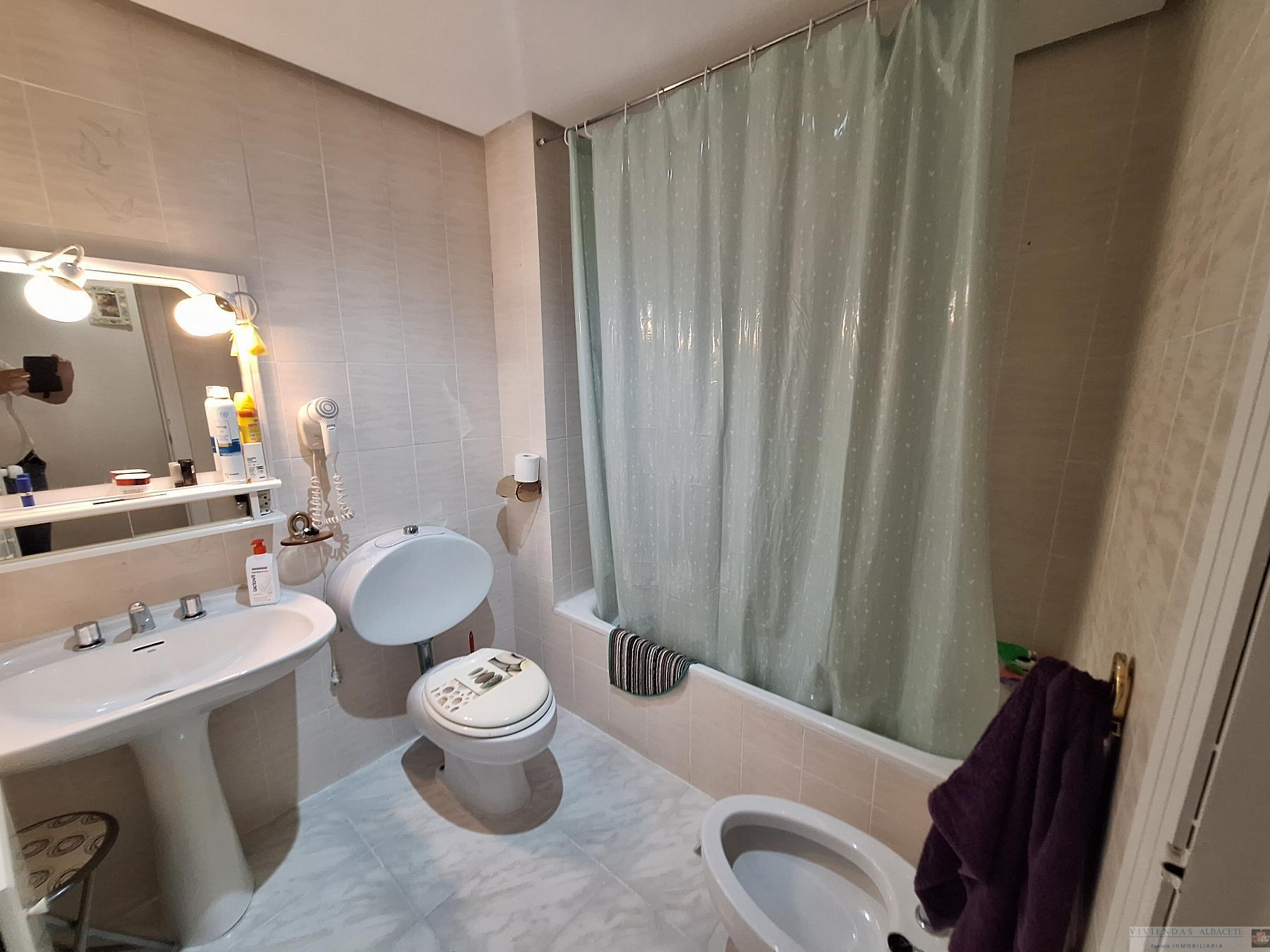 For sale of flat in Albacete