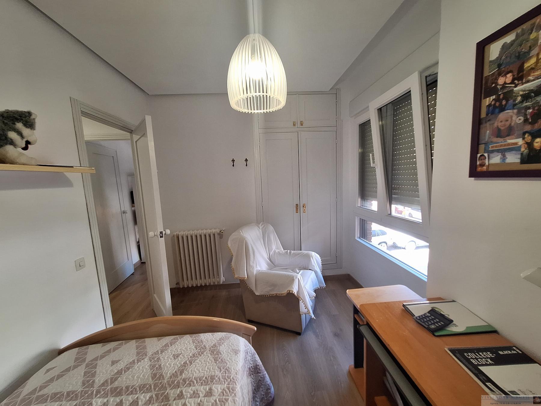 For sale of flat in Albacete
