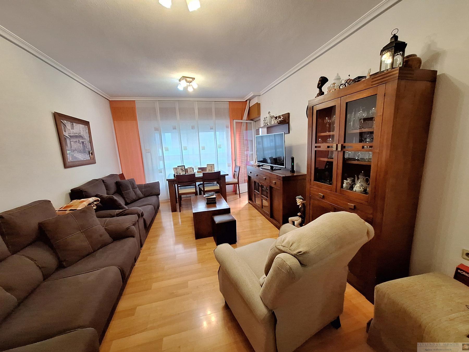 For sale of flat in Albacete