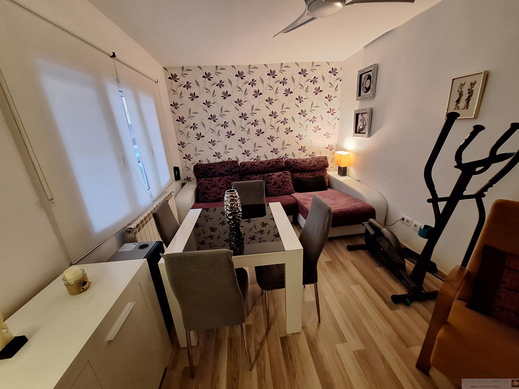 For sale of apartment in Albacete