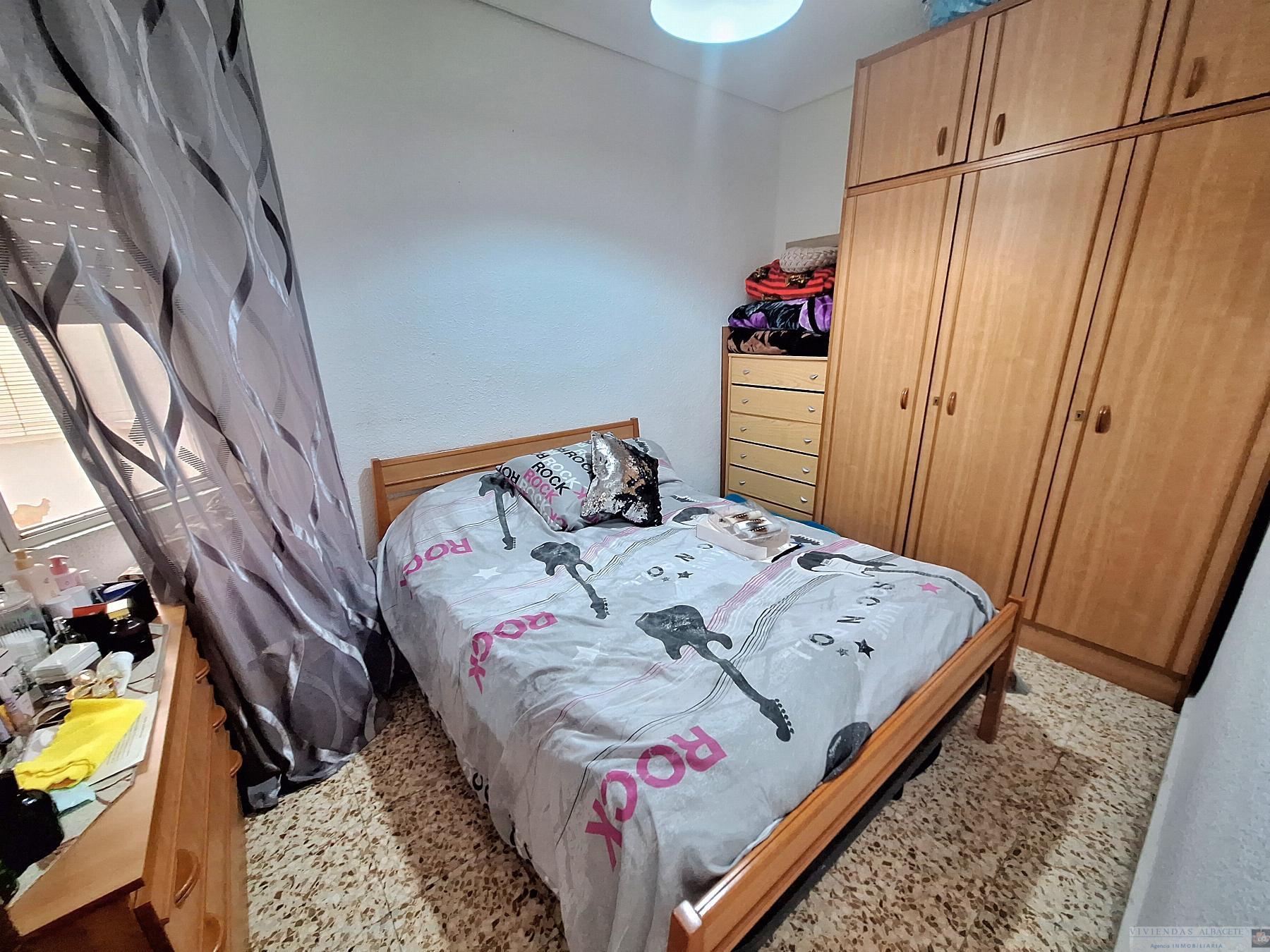 For sale of flat in Albacete