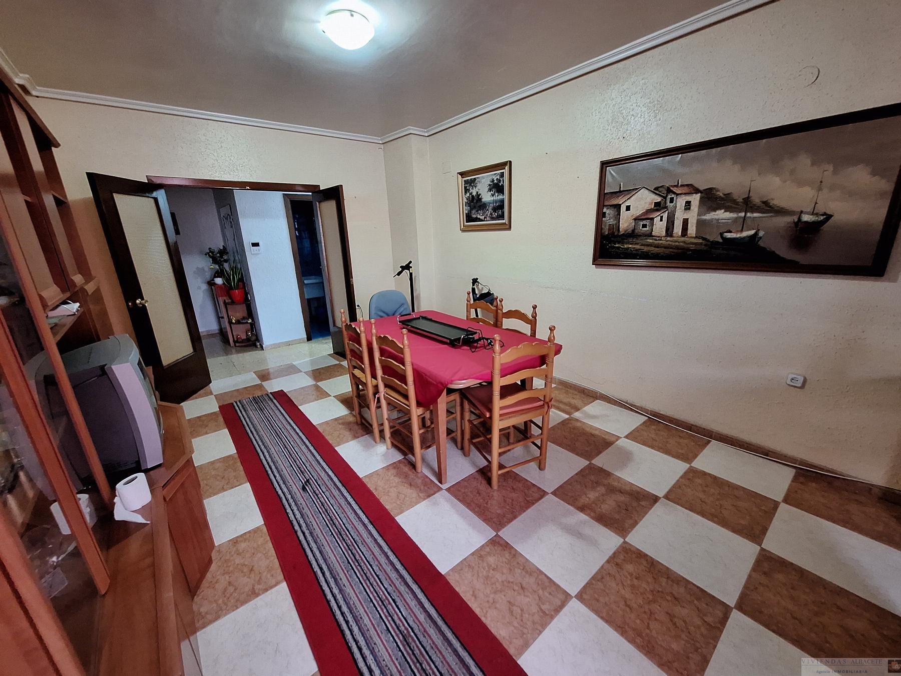 For sale of flat in Albacete