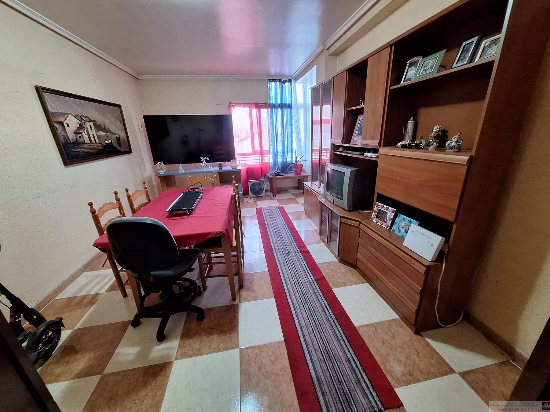 For sale of flat in Albacete