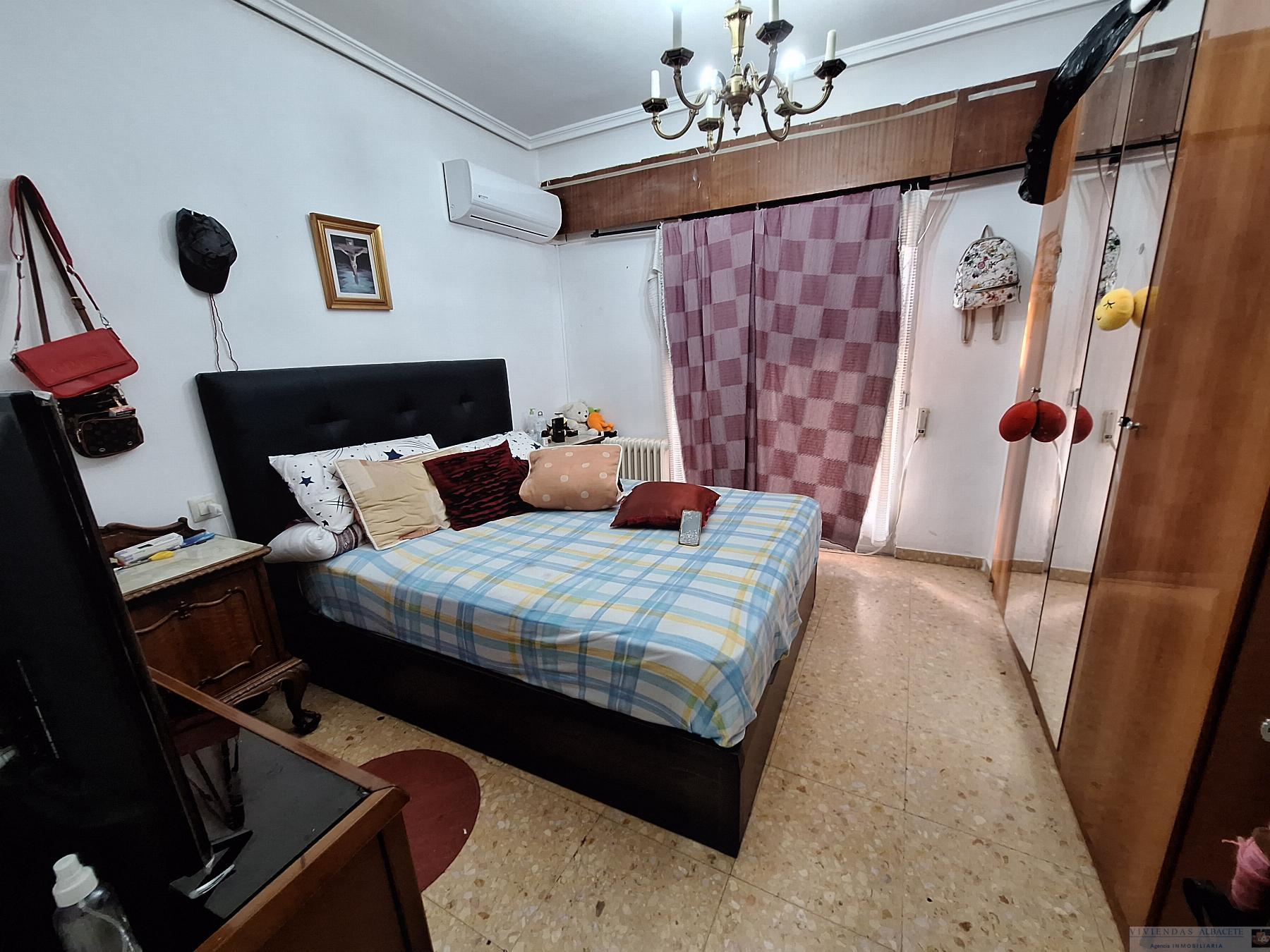For sale of flat in Albacete