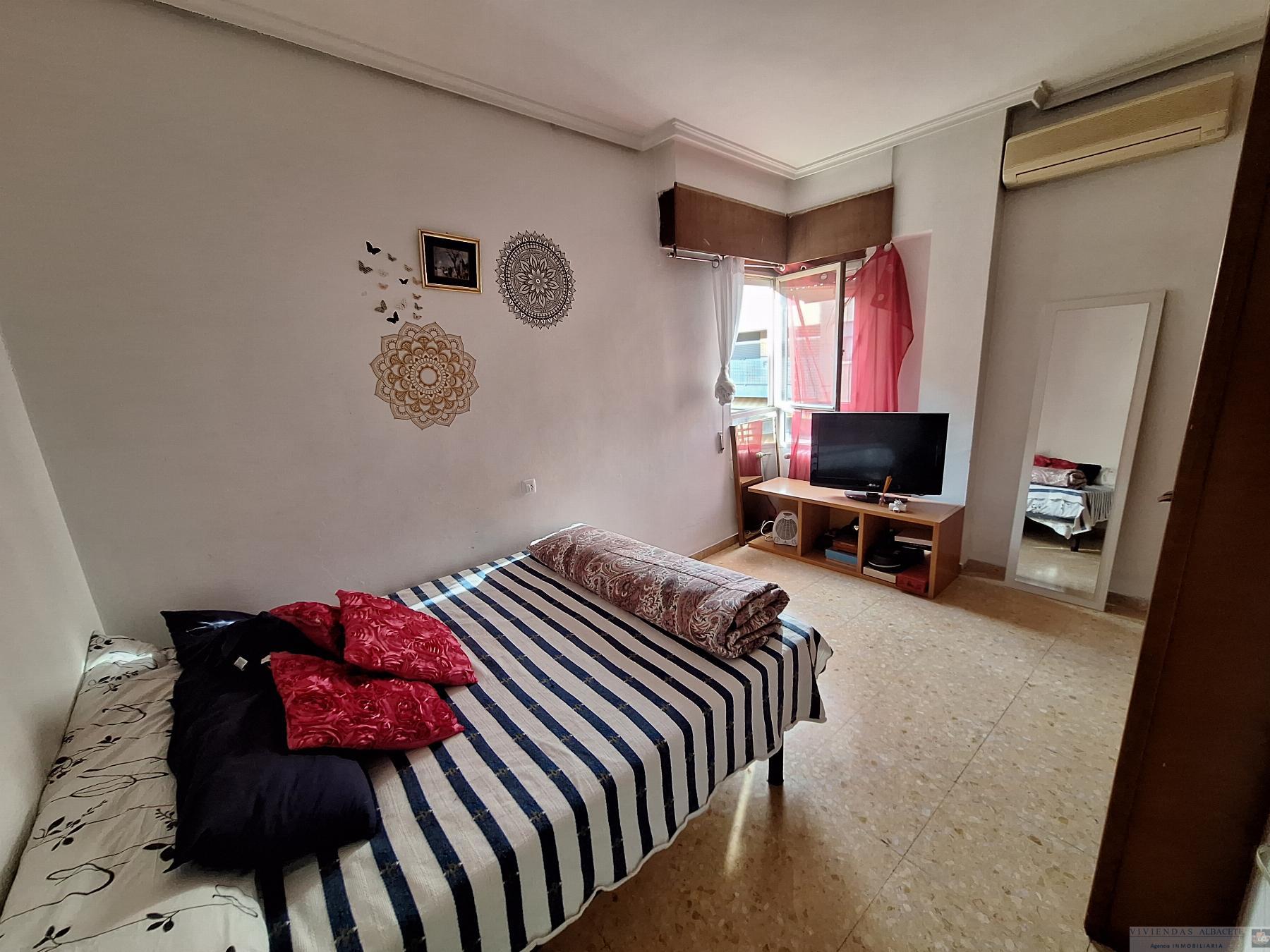 For sale of flat in Albacete