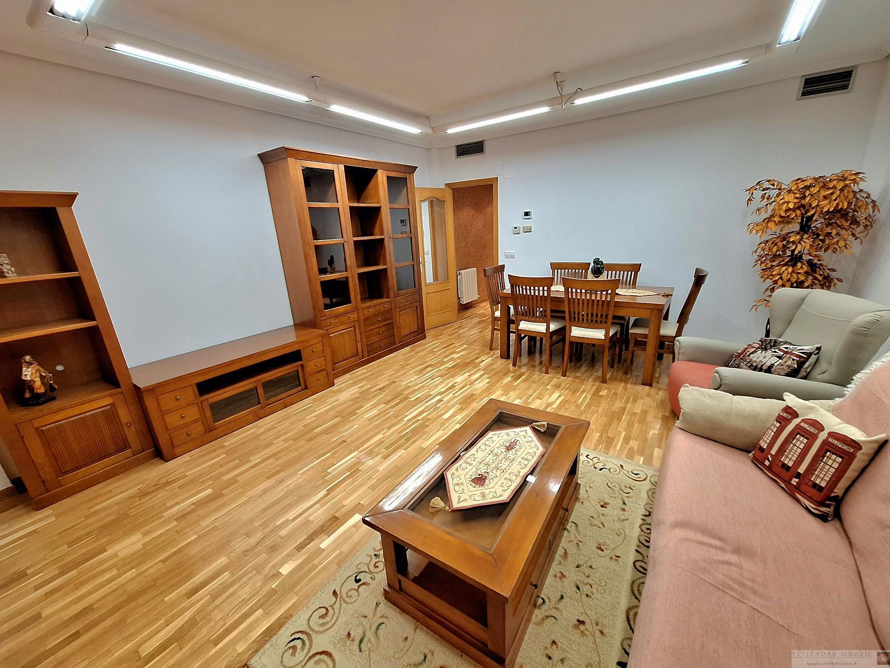 For sale of apartment in Albacete