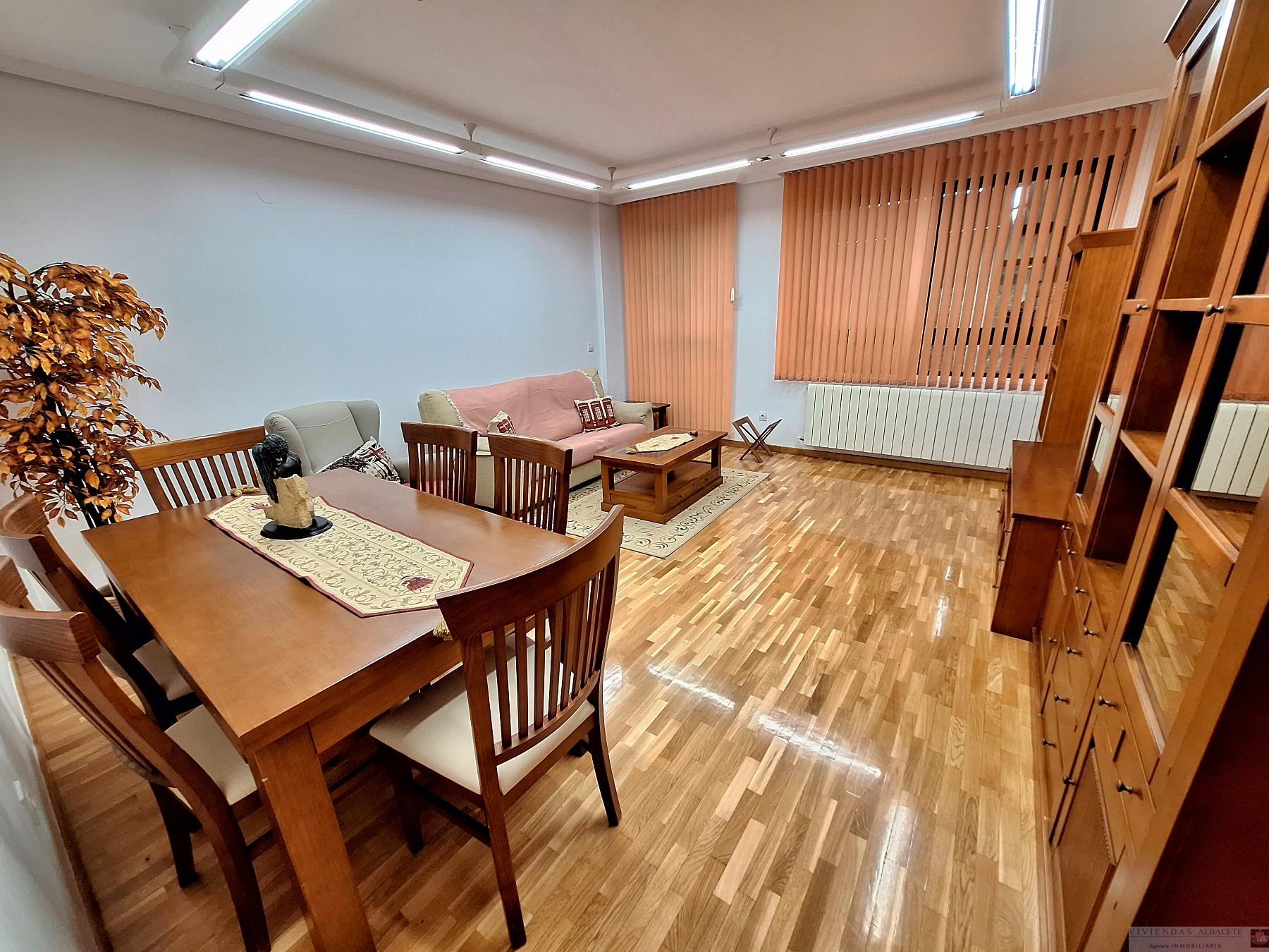 For sale of apartment in Albacete