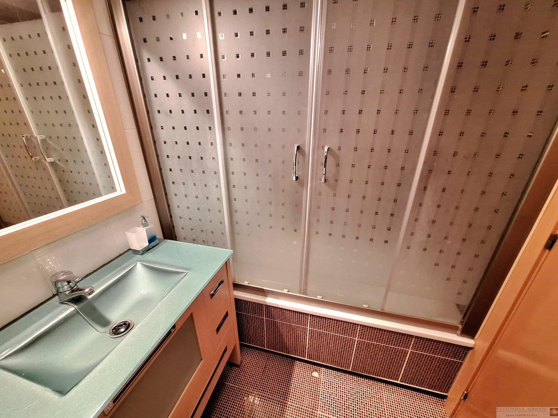 For sale of apartment in Albacete