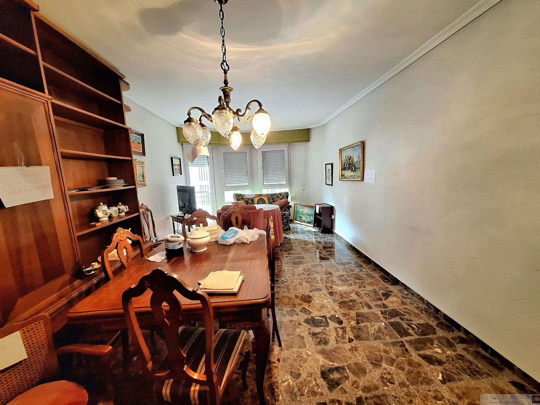 For sale of flat in Albacete