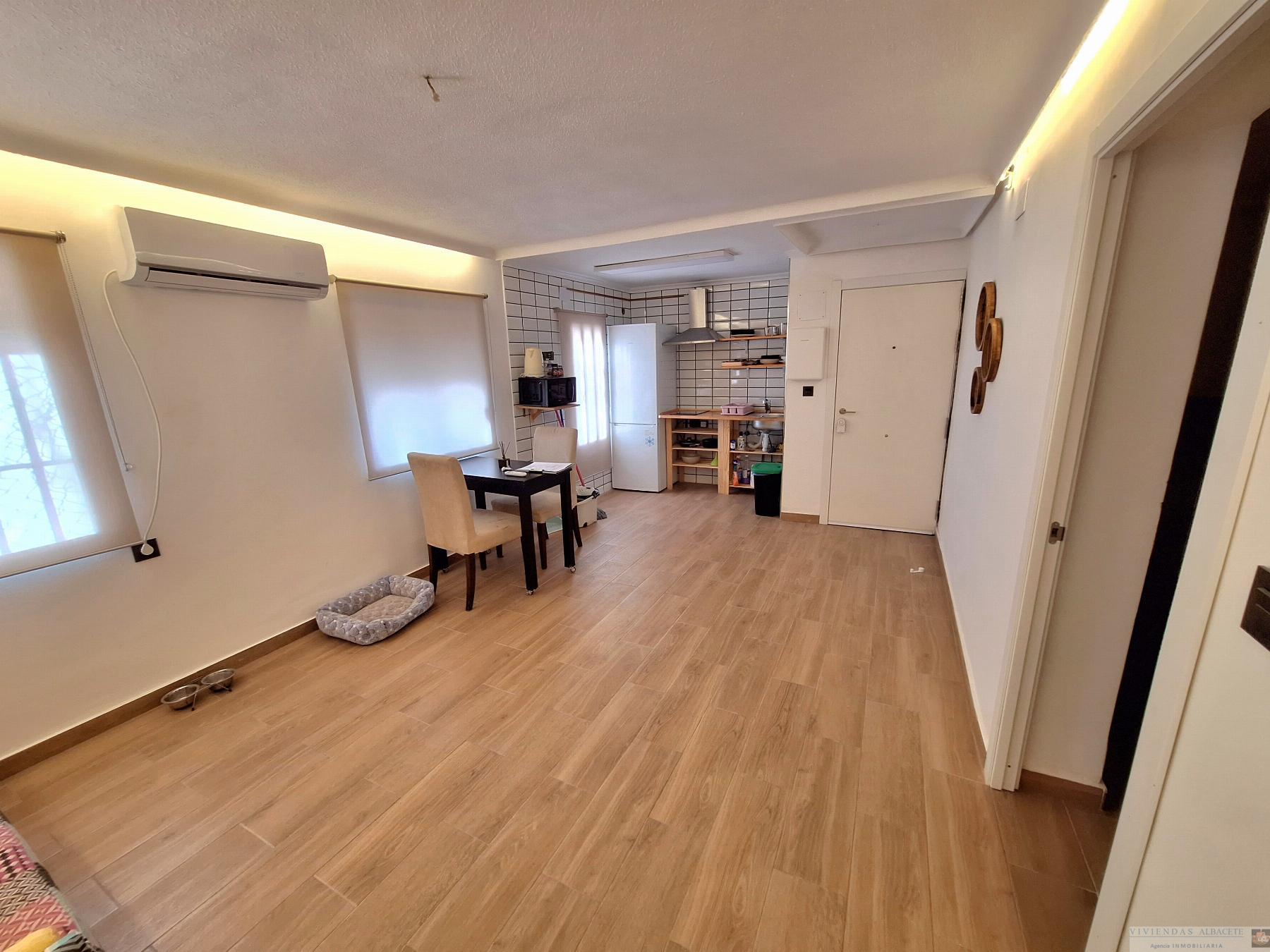 For sale of apartment in Albacete