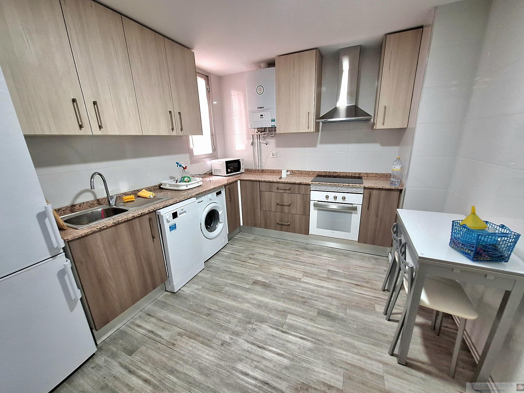 For sale of flat in Albacete