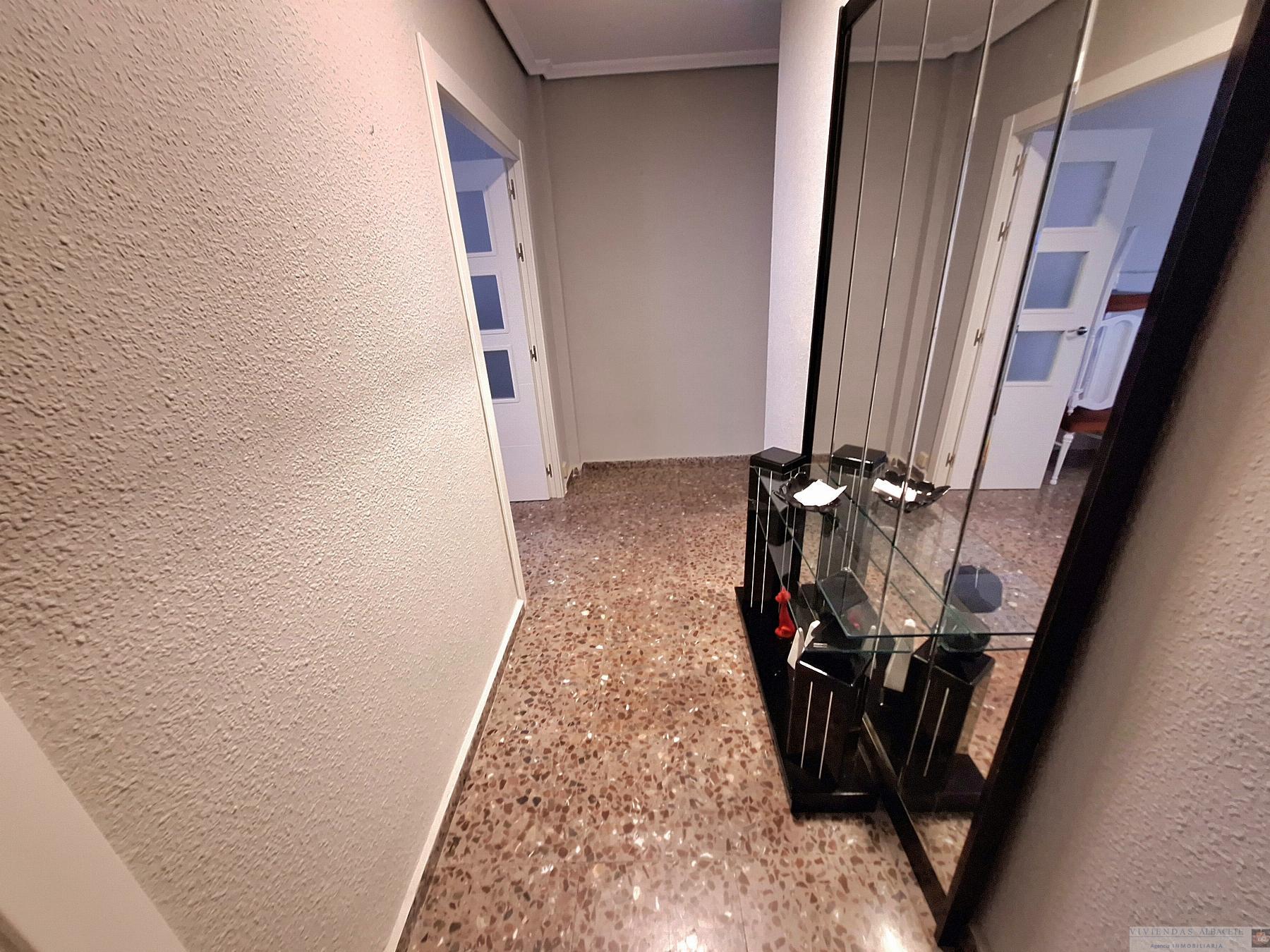 For sale of flat in Albacete