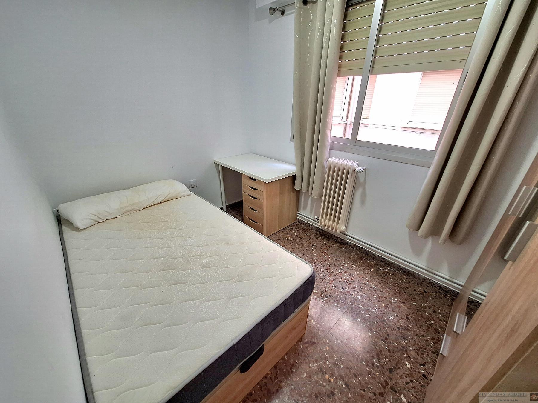 For sale of flat in Albacete