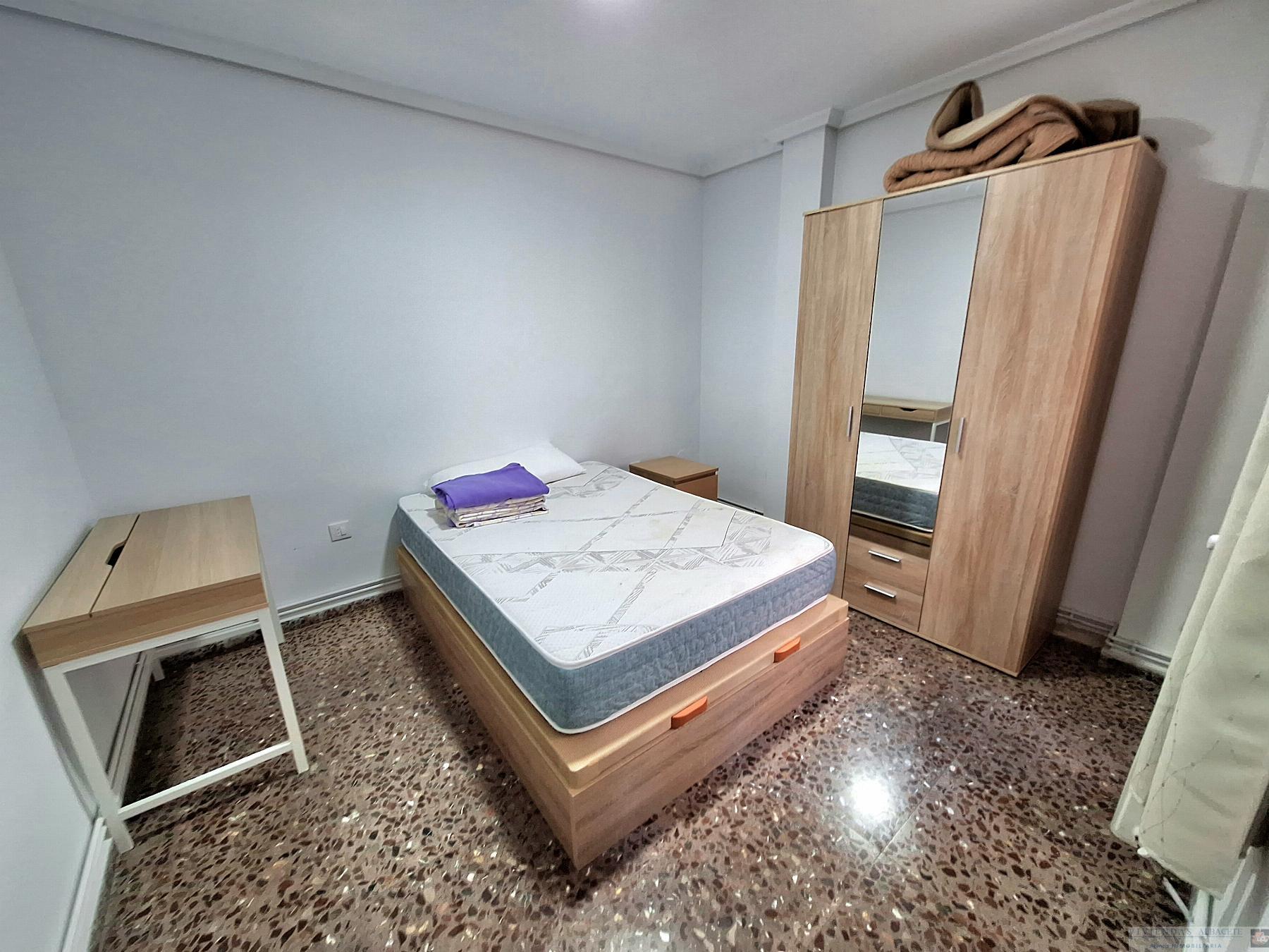 For sale of flat in Albacete
