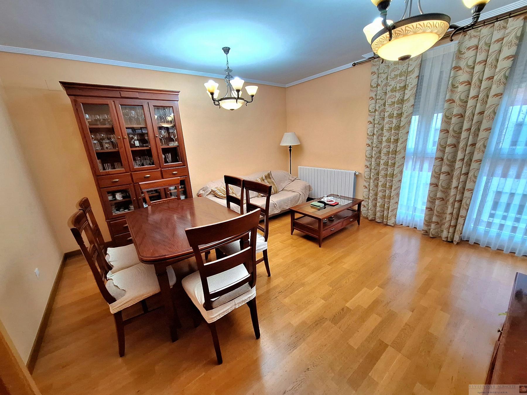 For sale of flat in Albacete