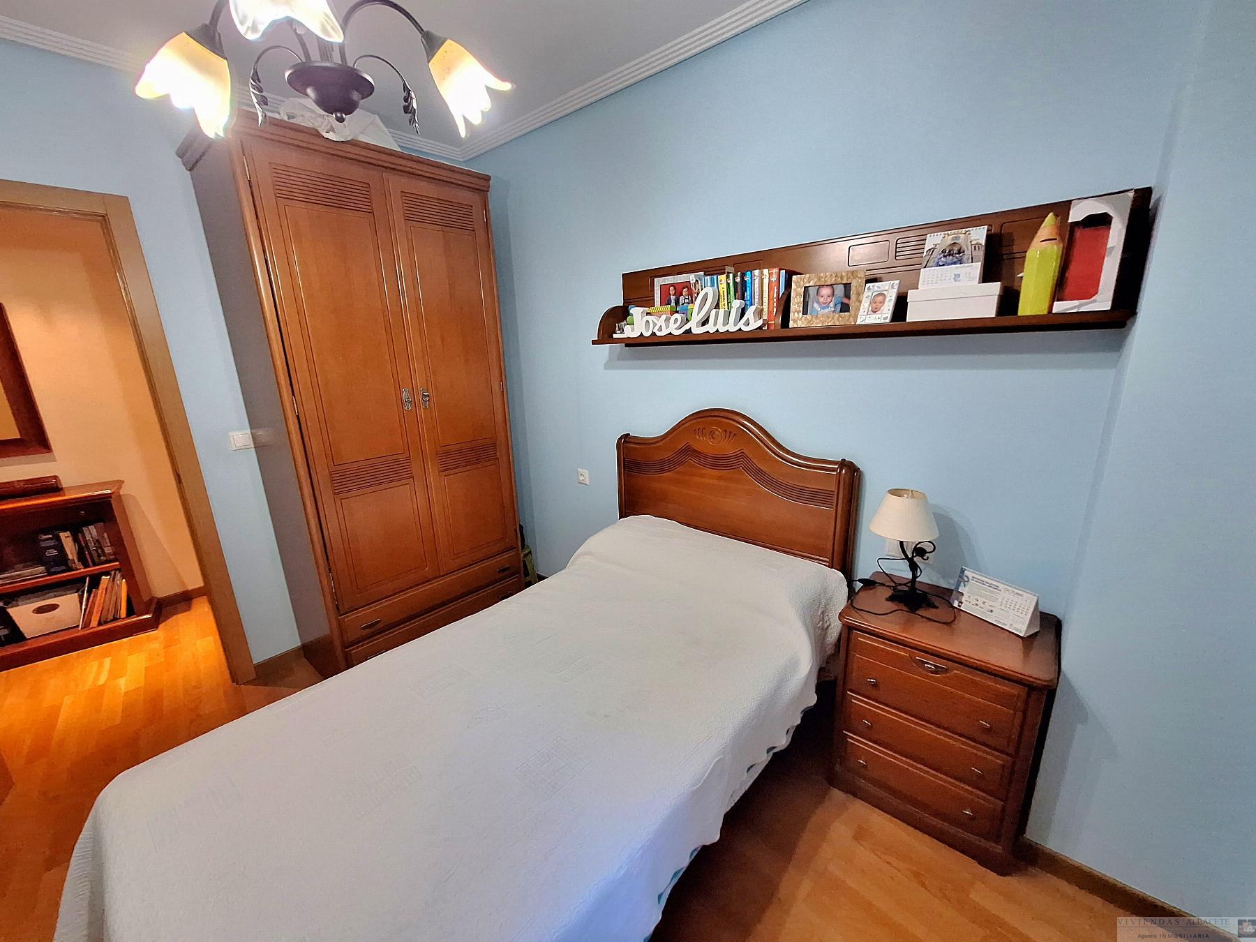 For sale of flat in Albacete