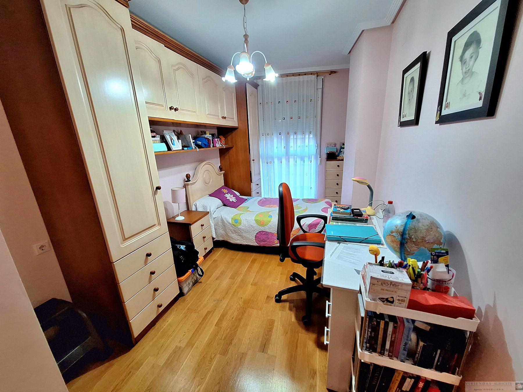 For sale of flat in Albacete
