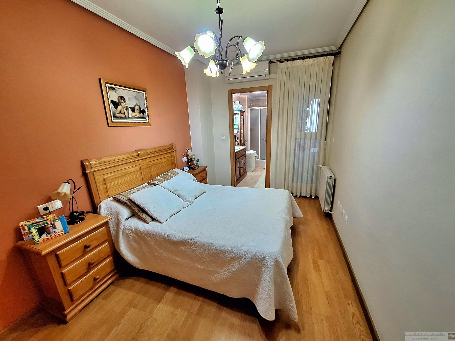 For sale of flat in Albacete