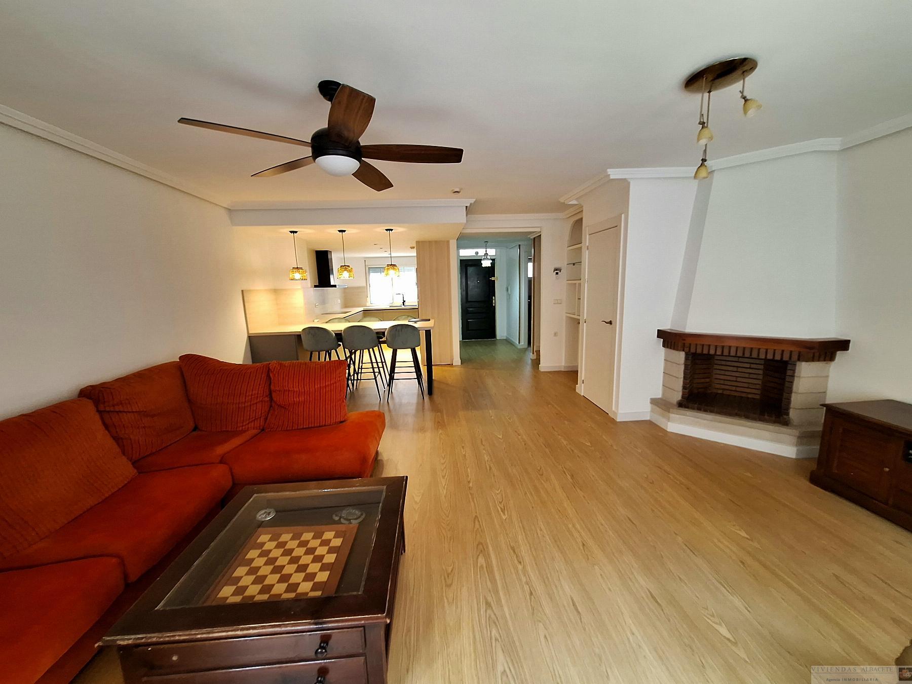 For sale of chalet in Albacete