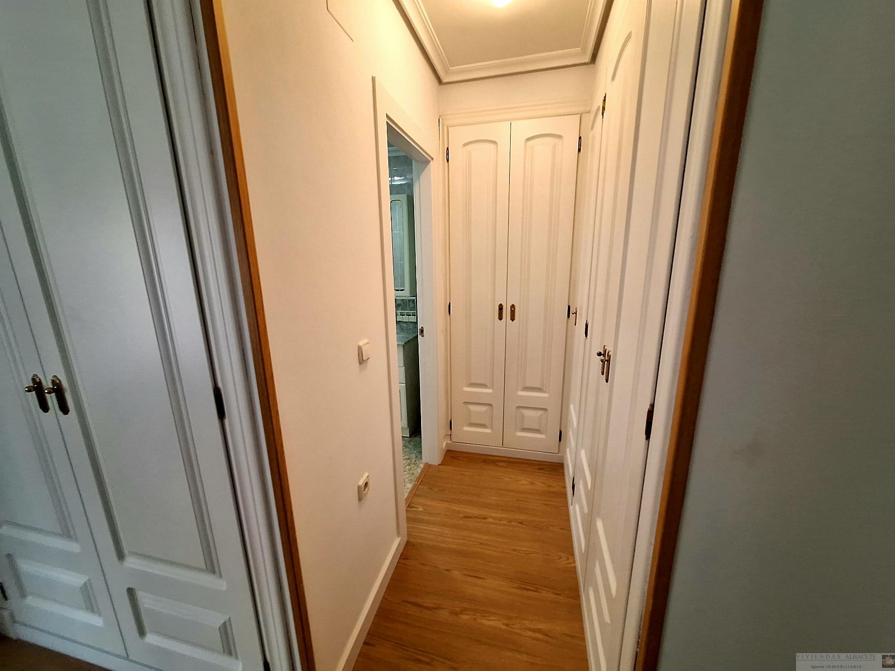For sale of chalet in Albacete