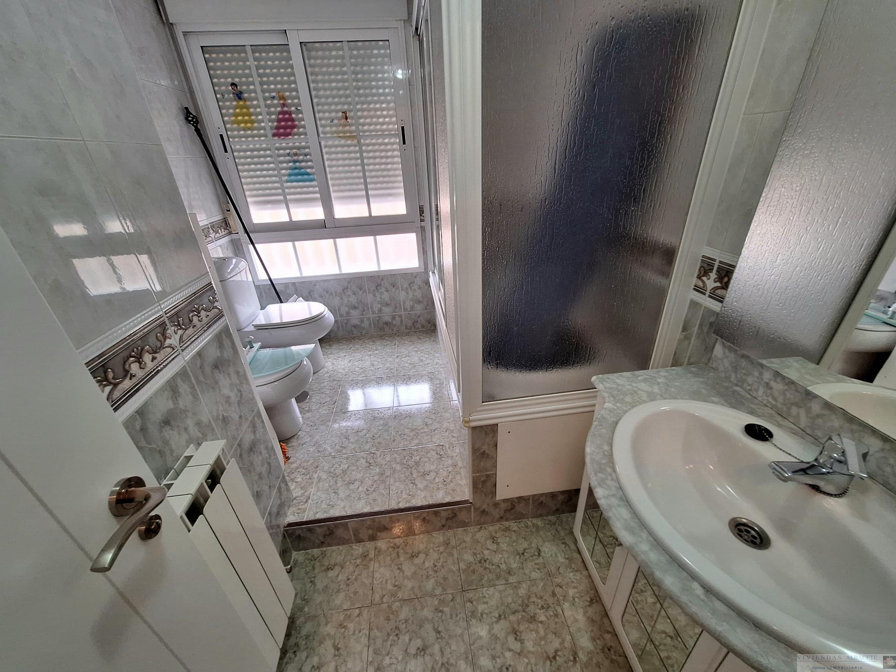 For sale of chalet in Albacete