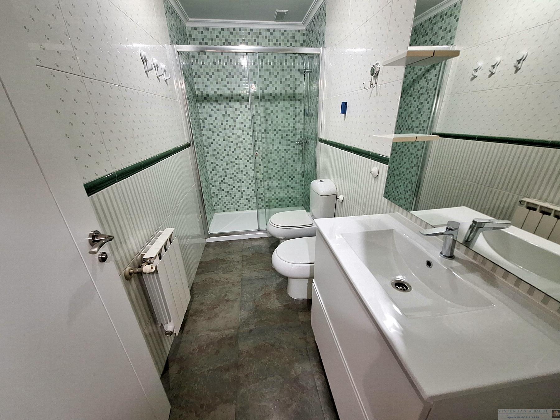 For sale of chalet in Albacete