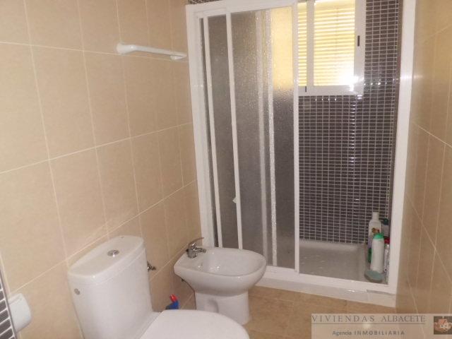 For sale of chalet in Albacete