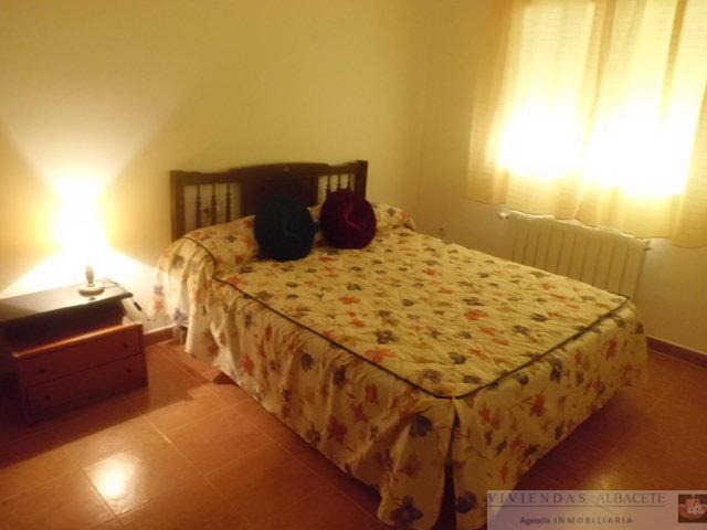 For sale of chalet in Albacete