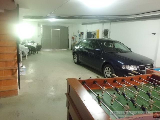 For sale of chalet in Albacete