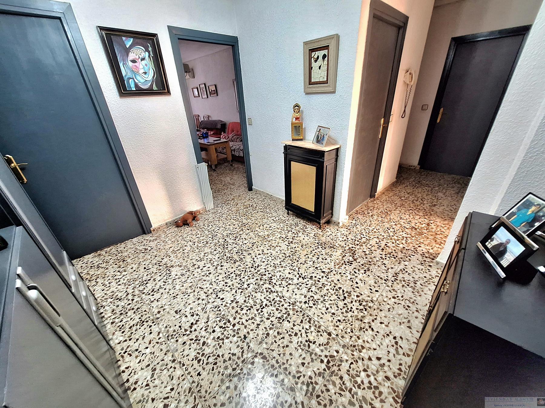 For sale of flat in Albacete