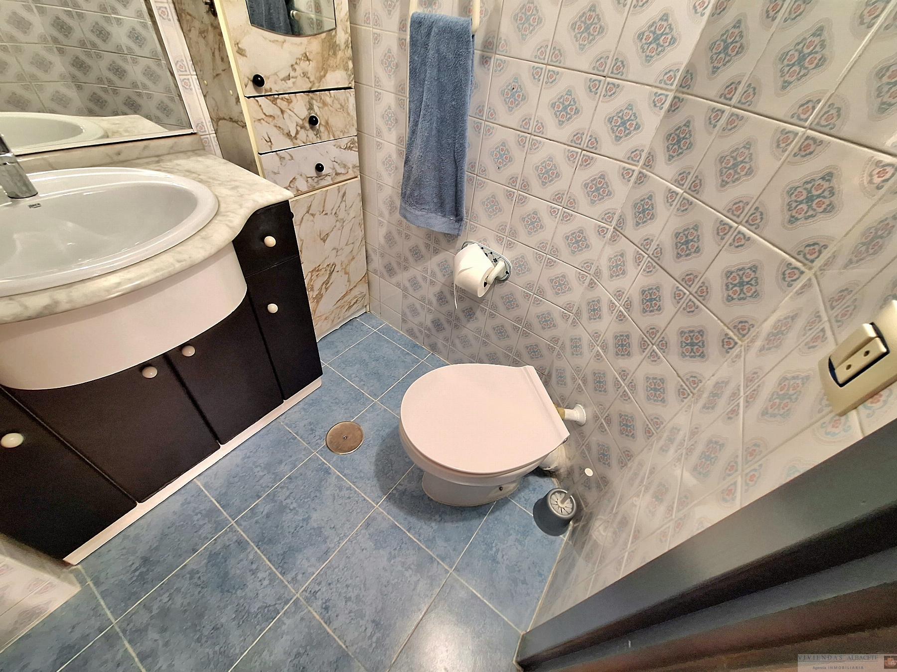 For sale of flat in Albacete