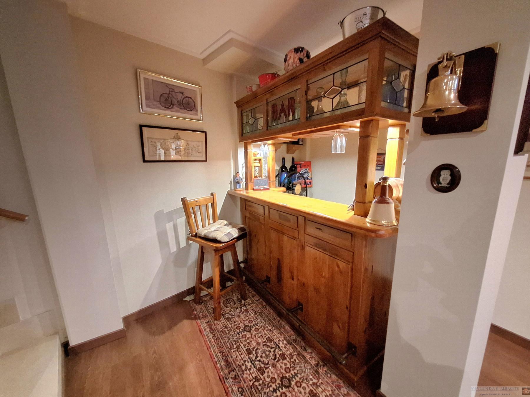 For sale of chalet in Albacete