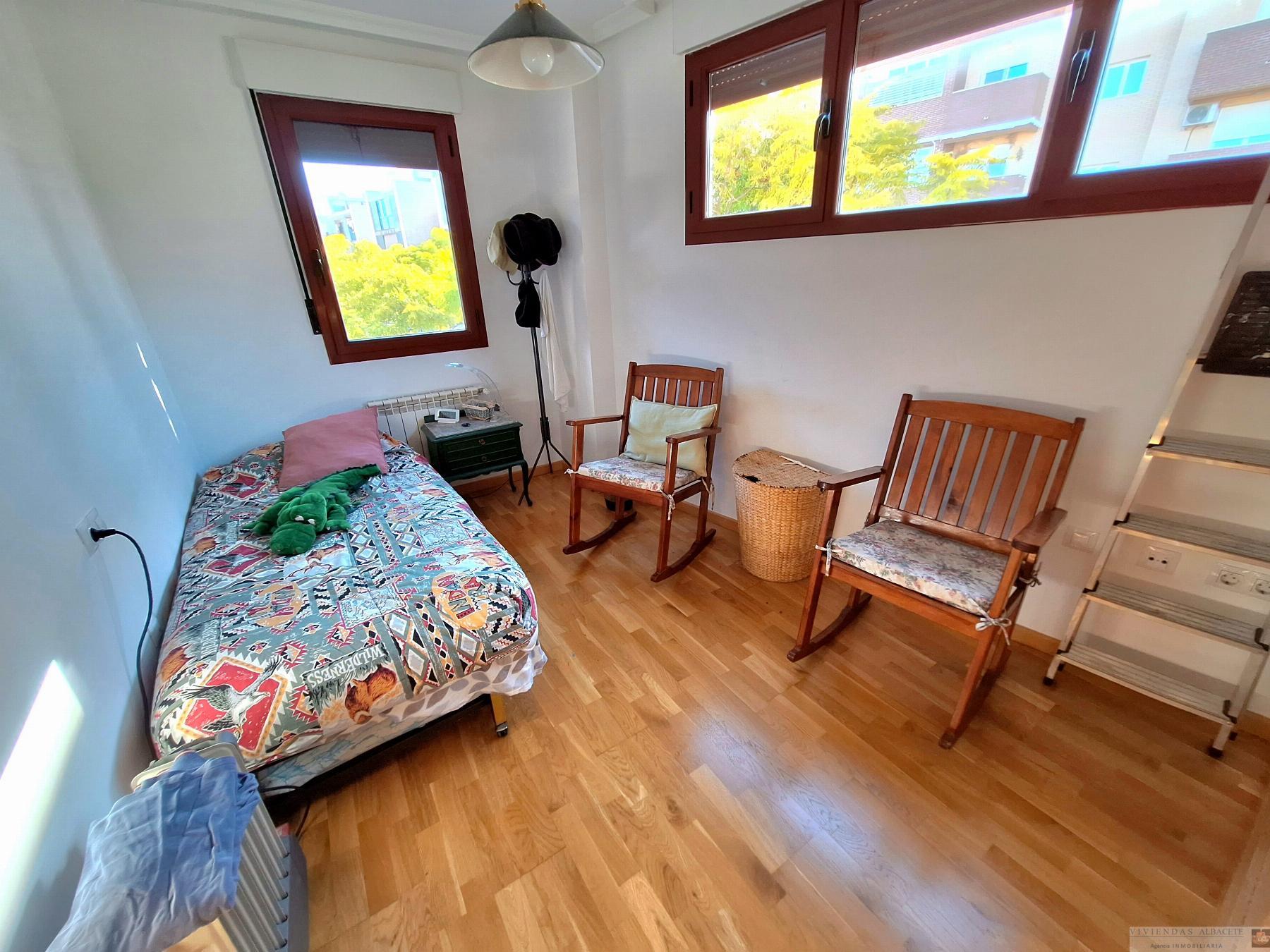 For sale of chalet in Albacete