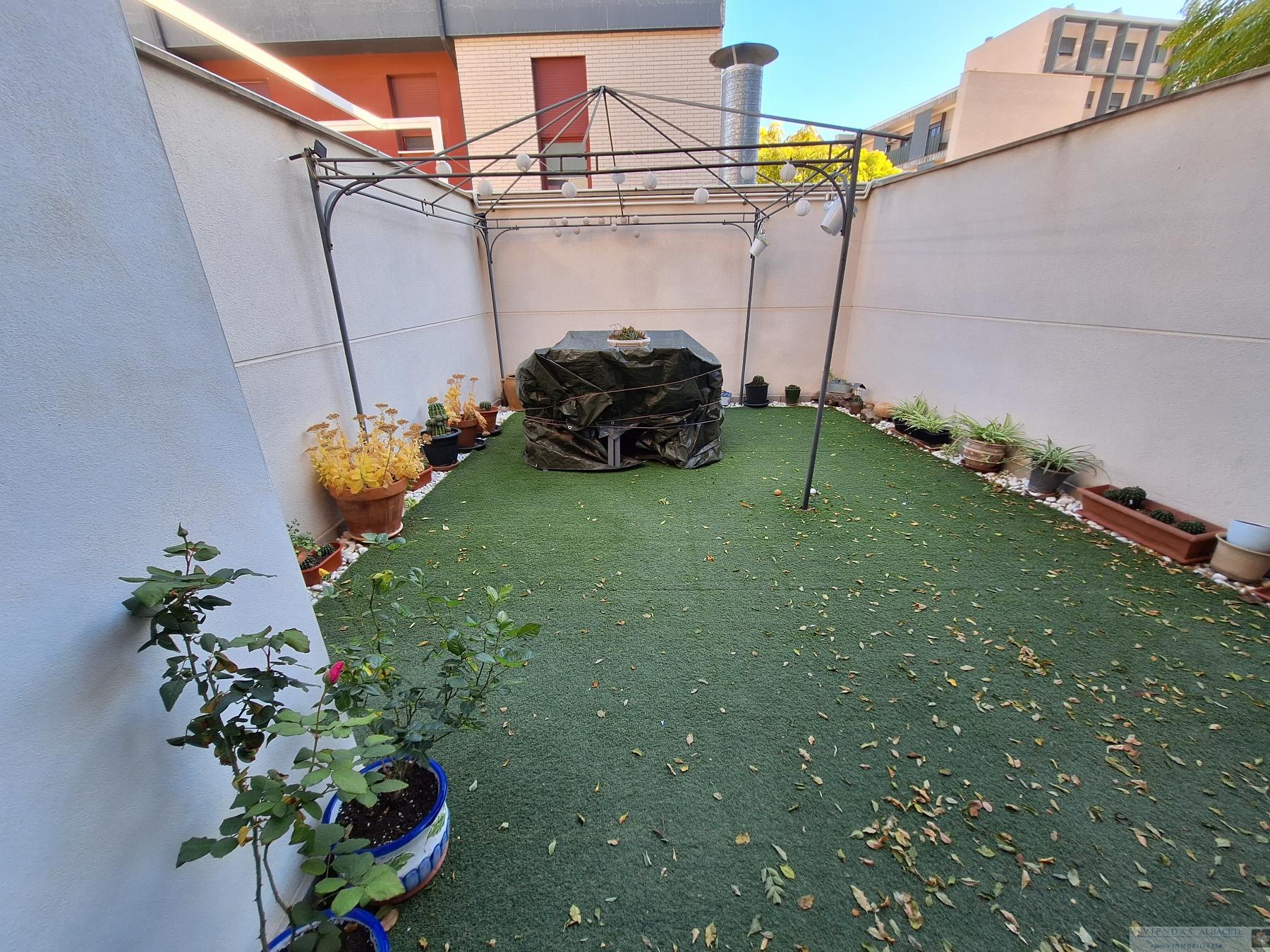 For sale of chalet in Albacete
