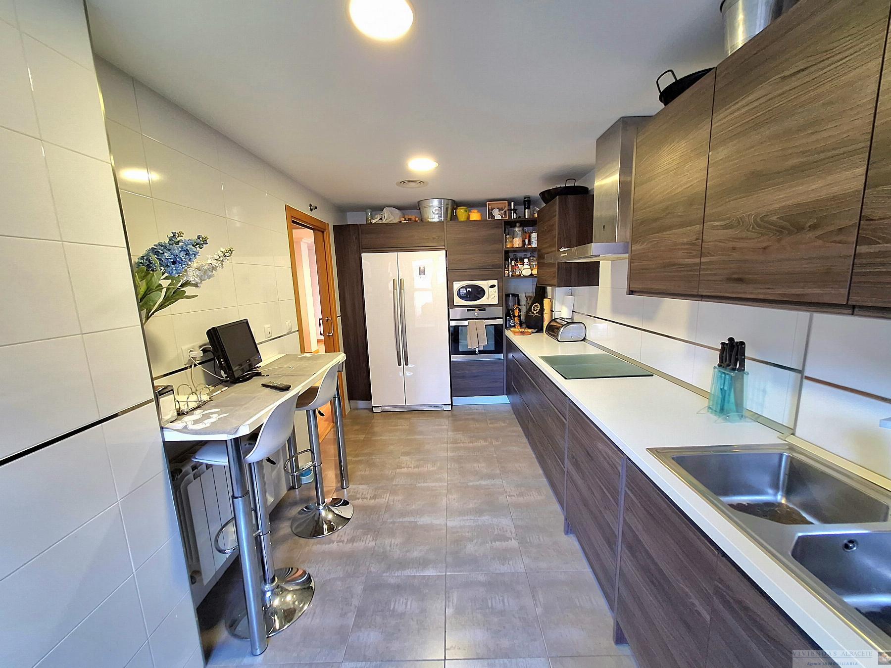 For sale of chalet in Albacete