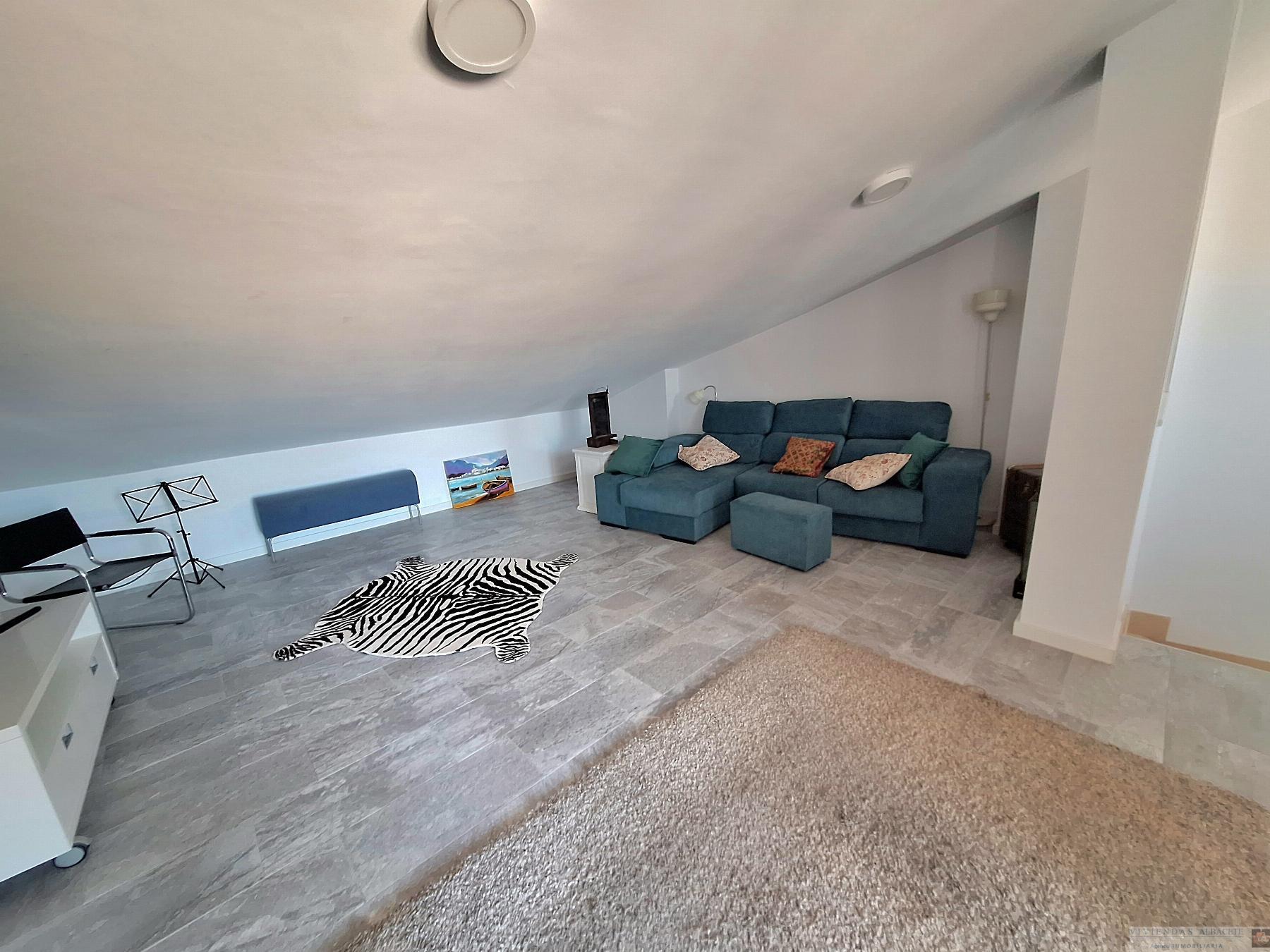 For sale of chalet in Albacete