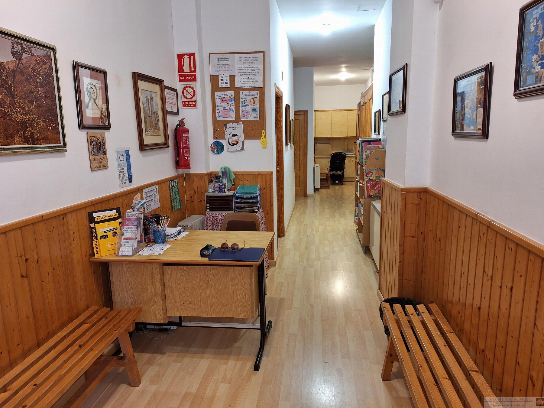For sale of commercial in Albacete