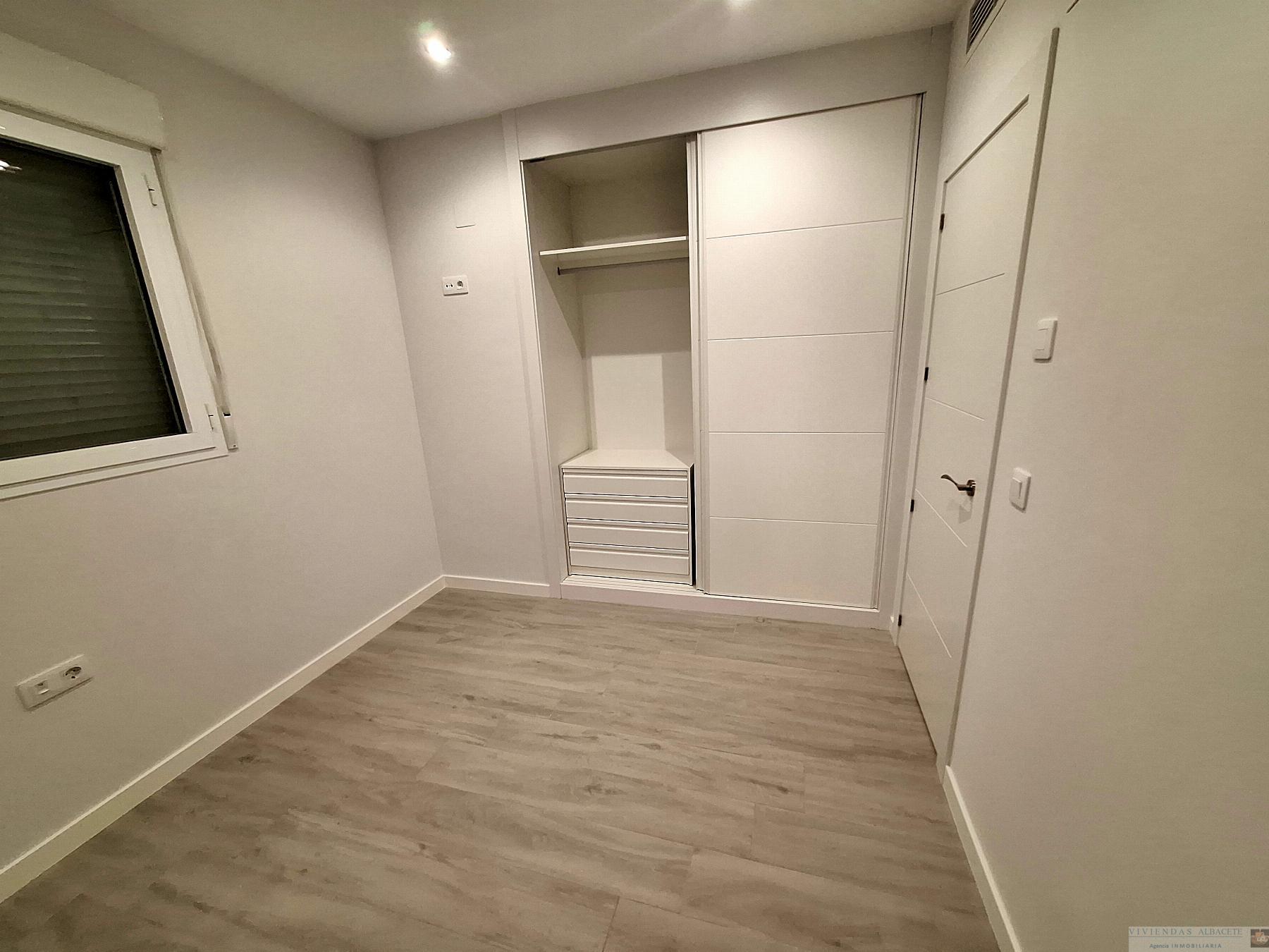 For sale of flat in Albacete