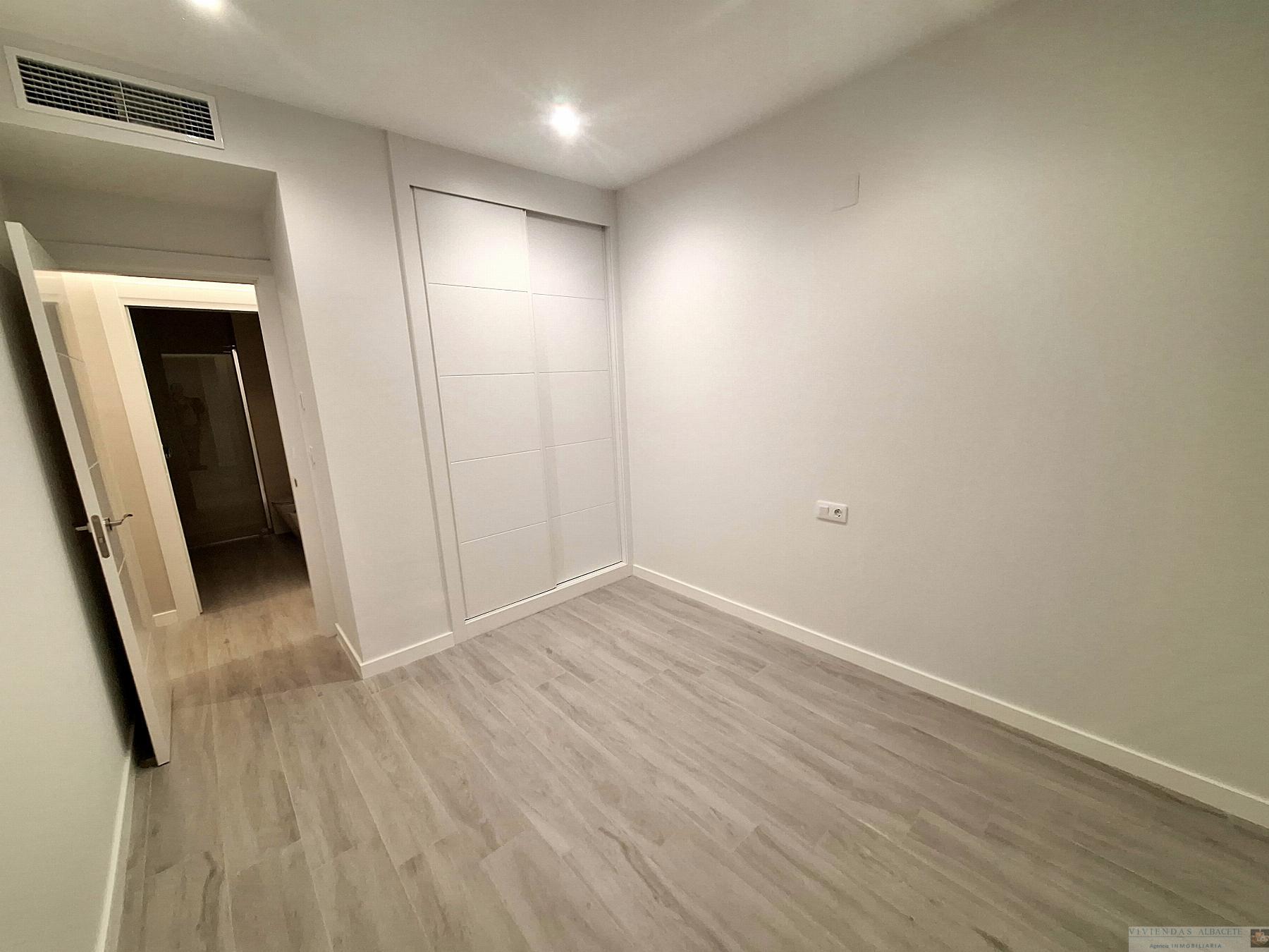 For sale of flat in Albacete