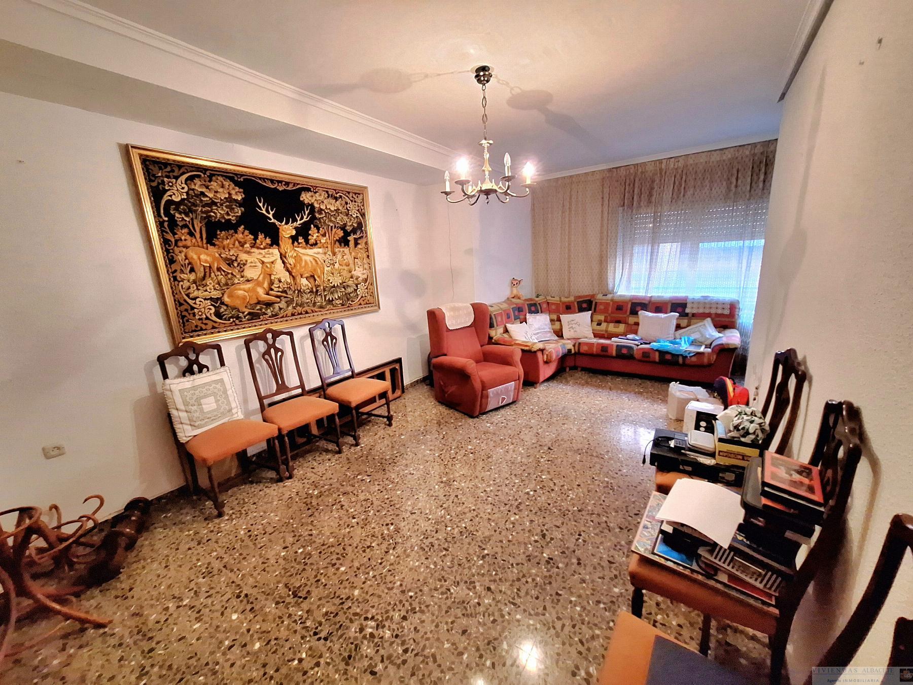 For sale of flat in Albacete