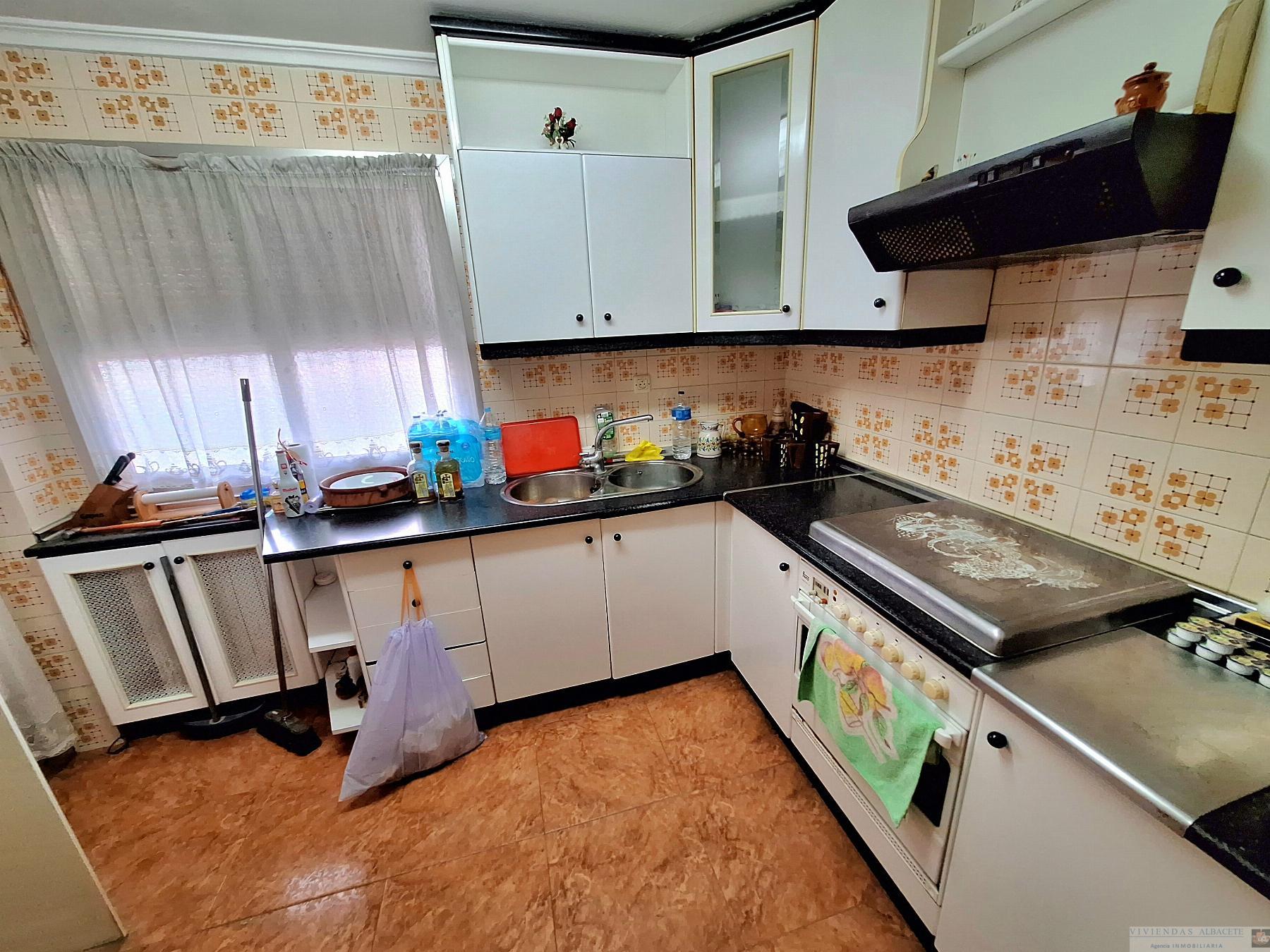 For sale of flat in Albacete