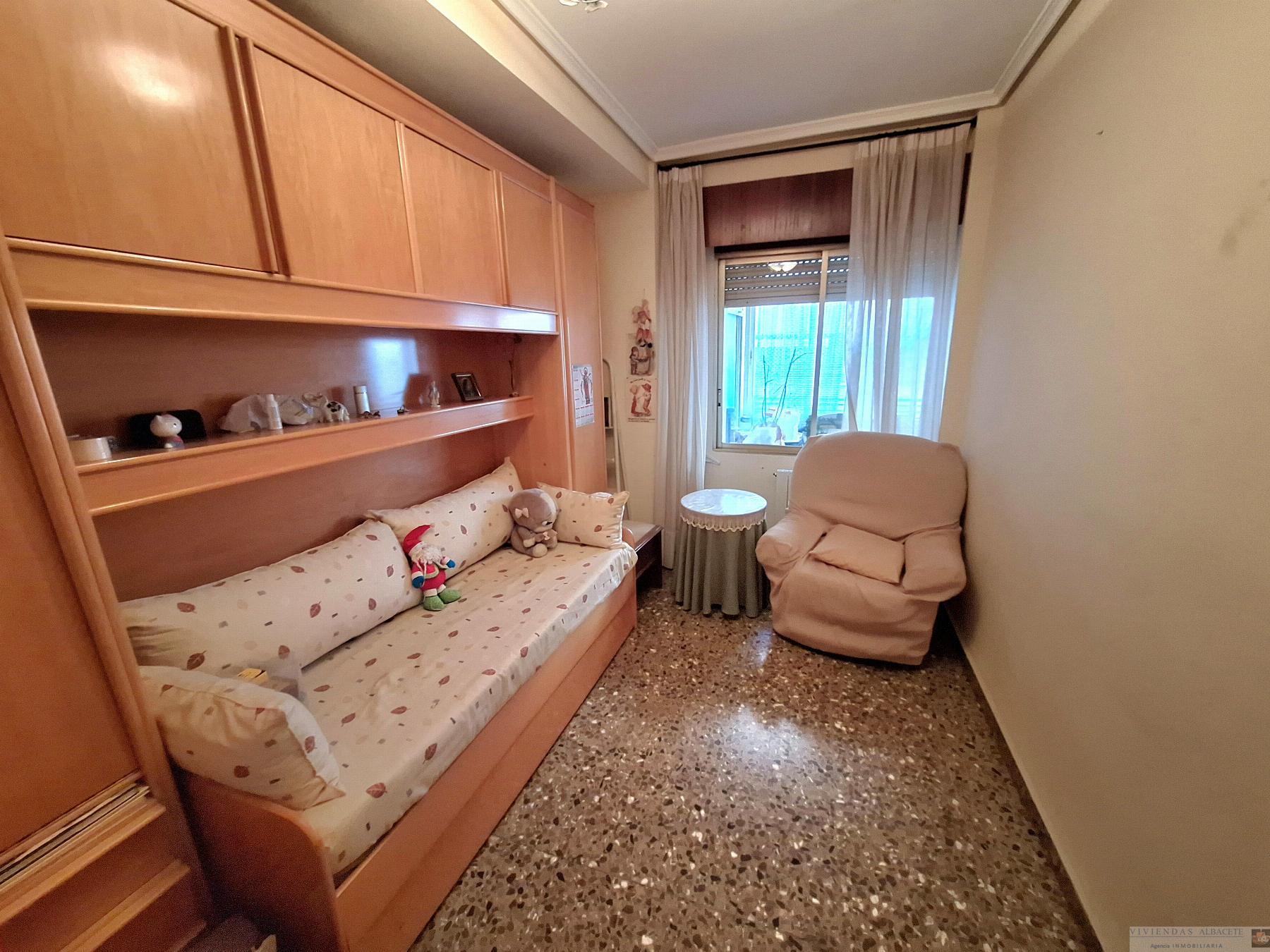 For sale of flat in Albacete