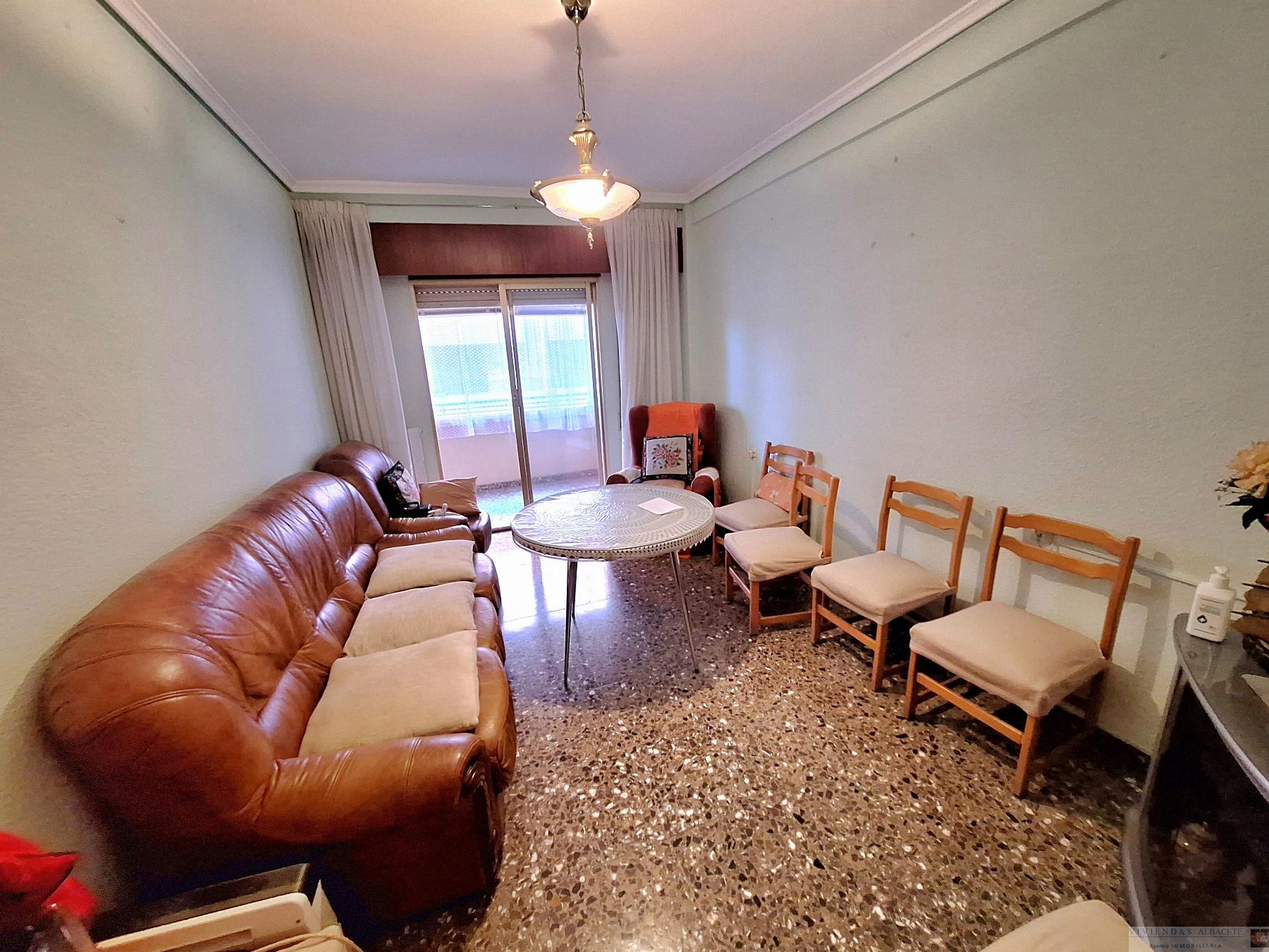 For sale of flat in Albacete