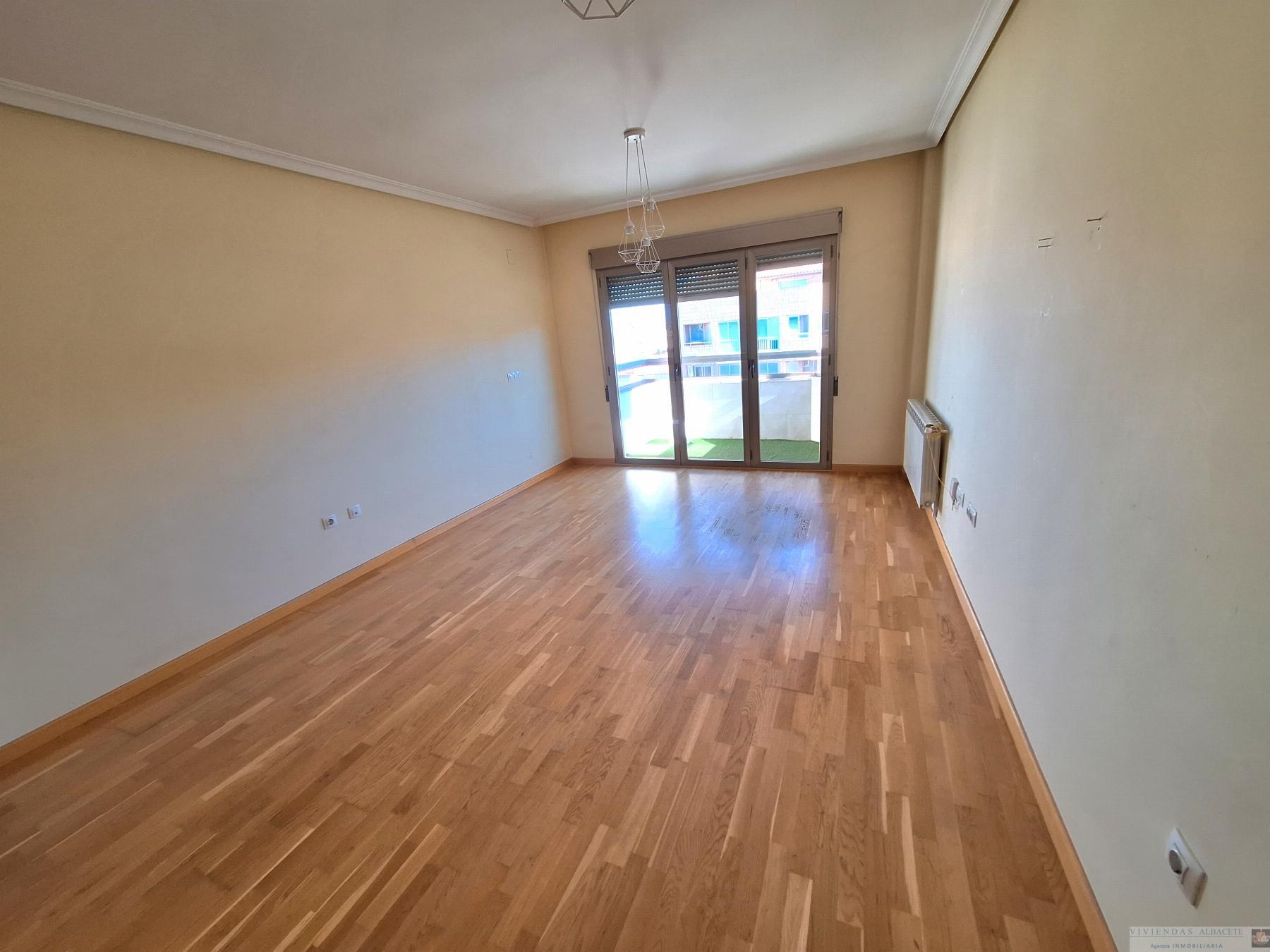 For sale of flat in Albacete