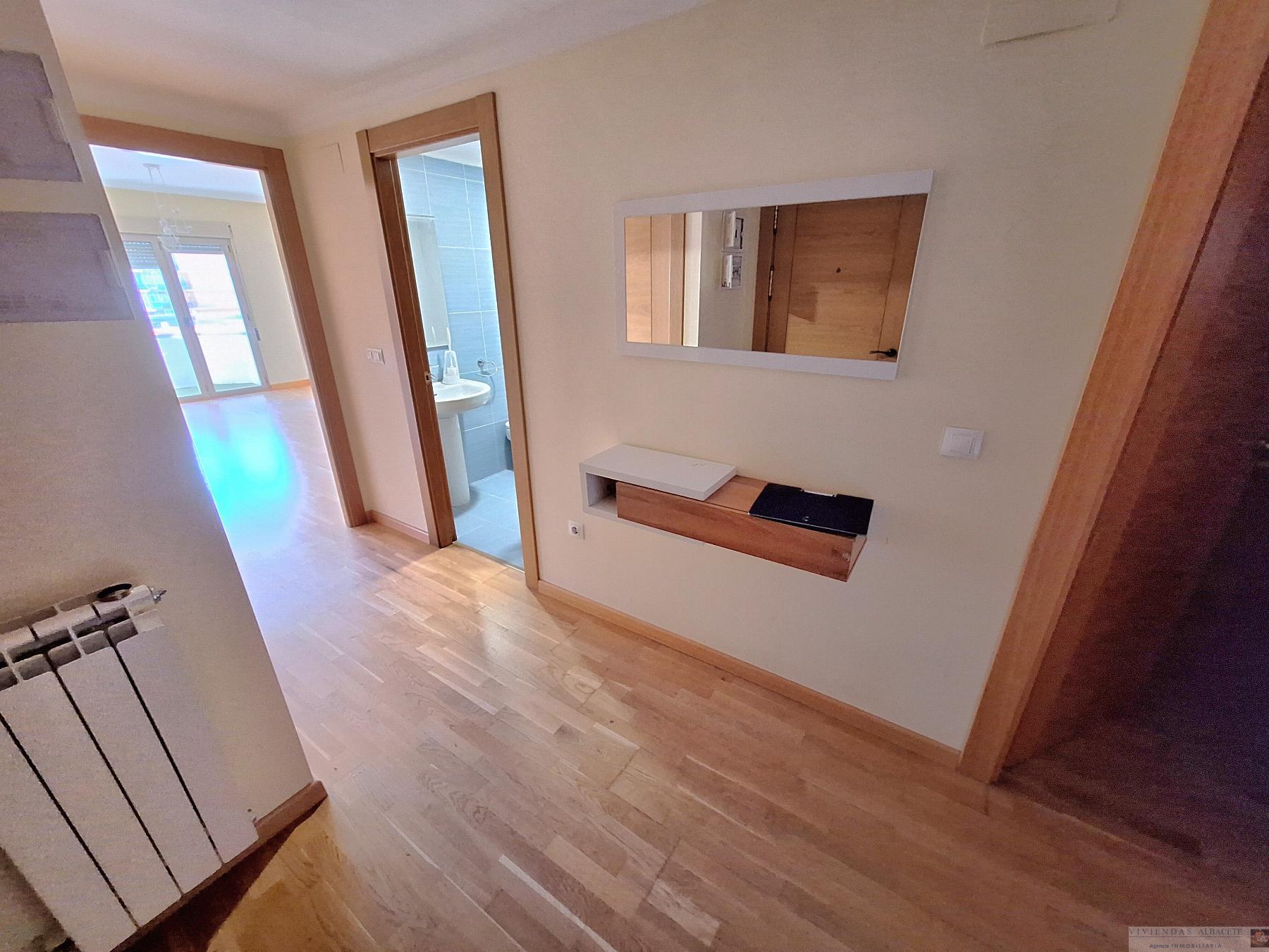 For sale of flat in Albacete