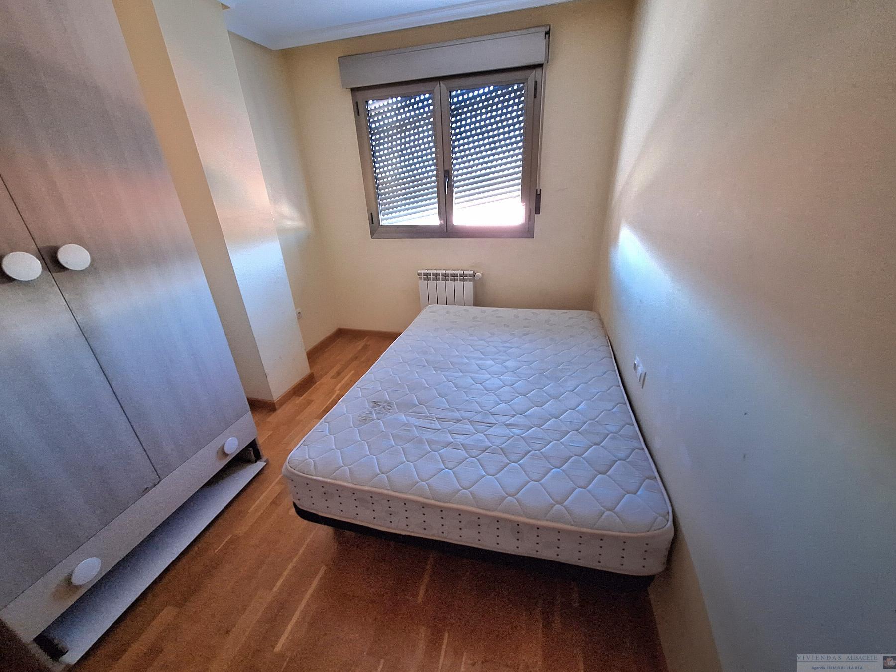 For sale of flat in Albacete