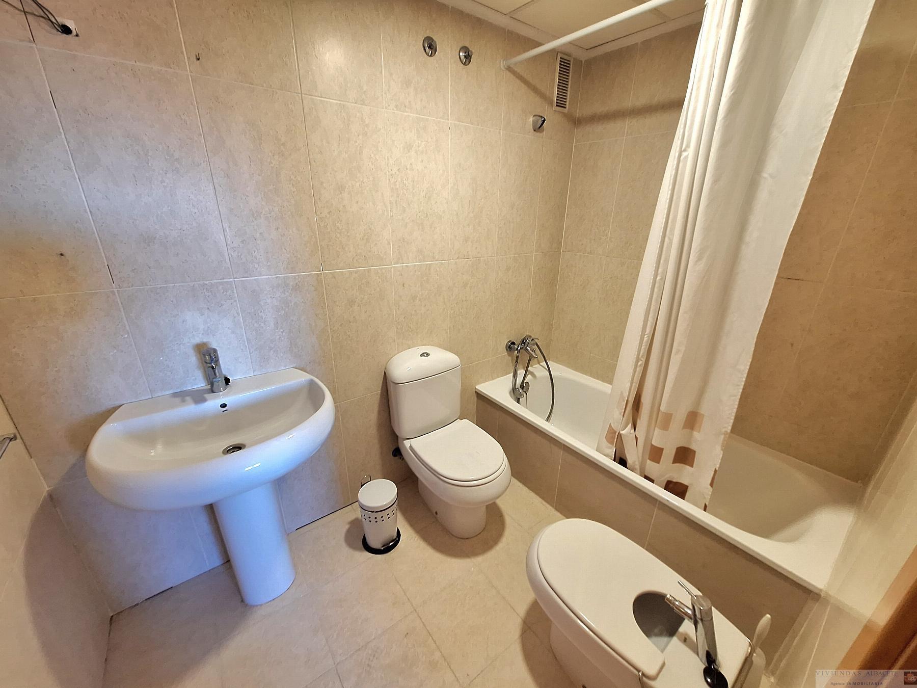 For sale of flat in Albacete