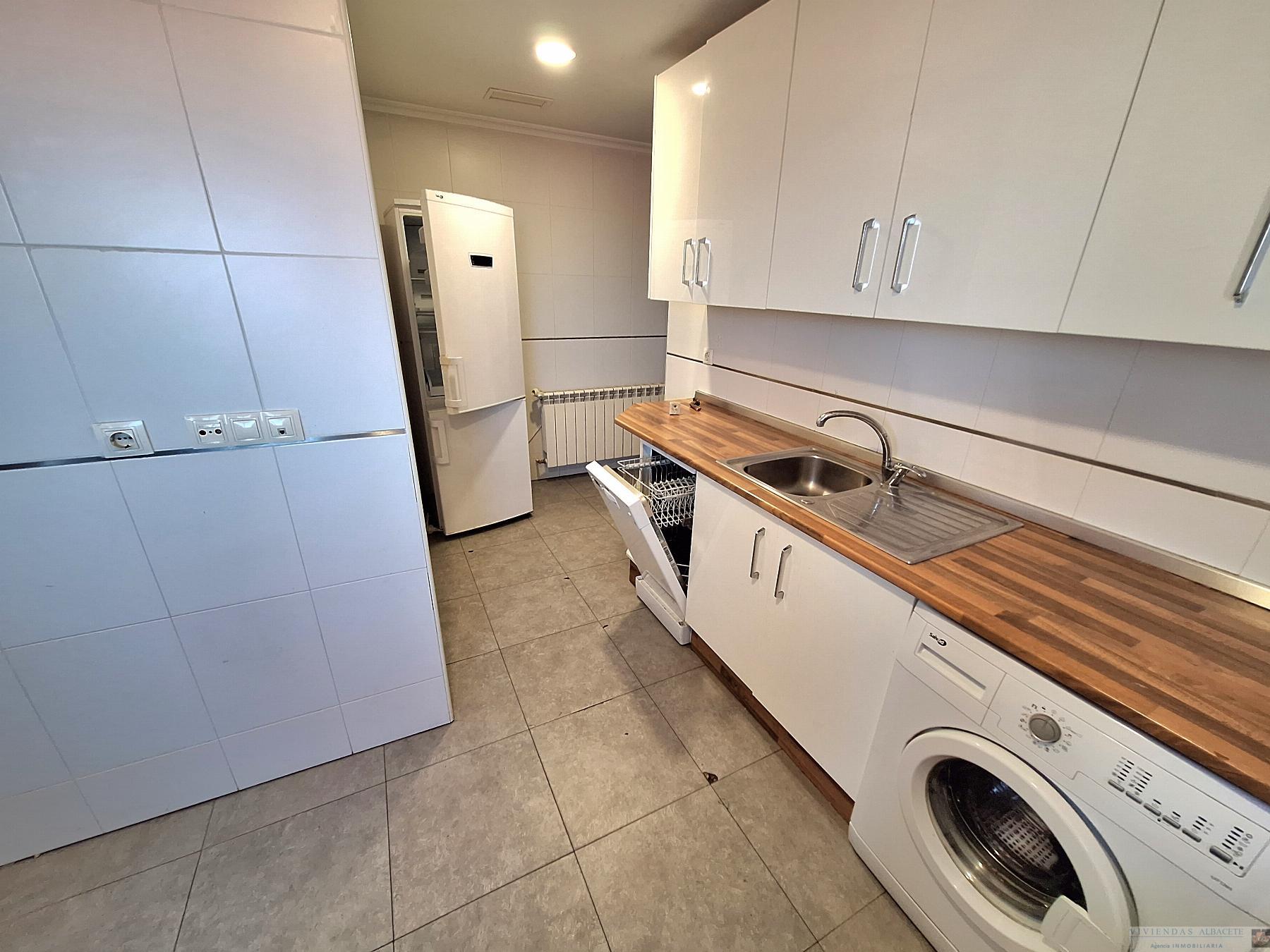 For sale of flat in Albacete