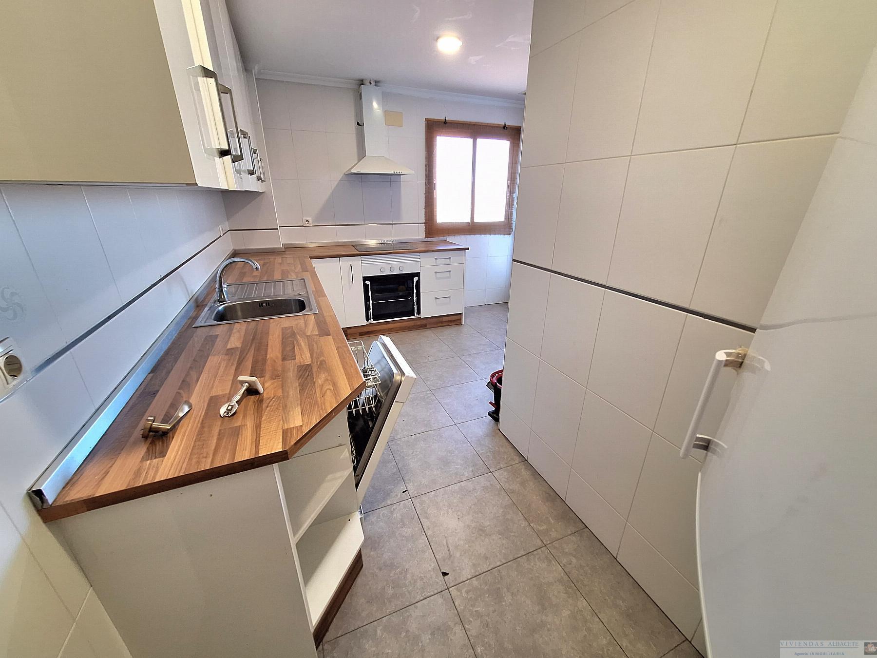 For sale of flat in Albacete